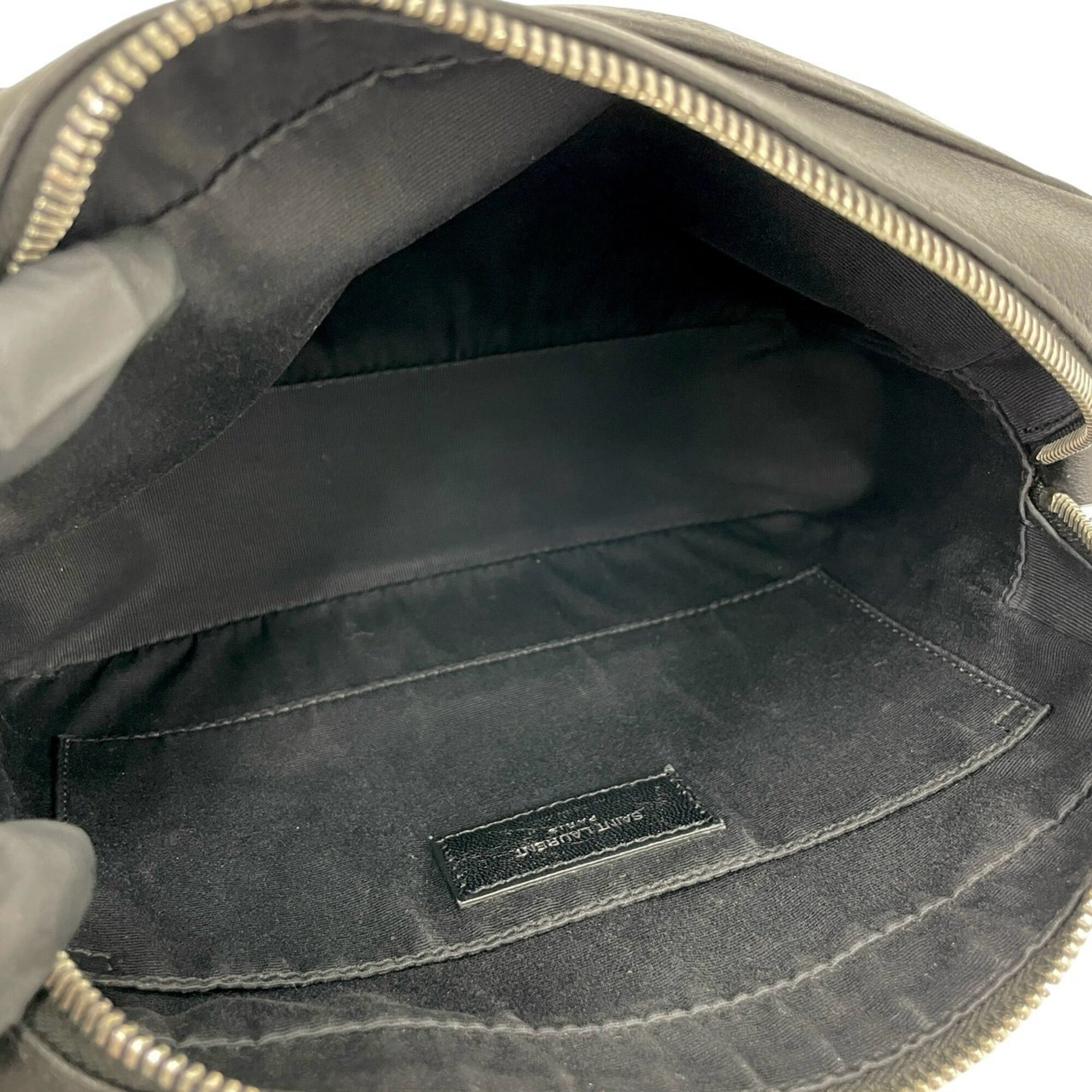Saint Laurent Black Leather Pochette Shoulder Bag (Pre-Owned)