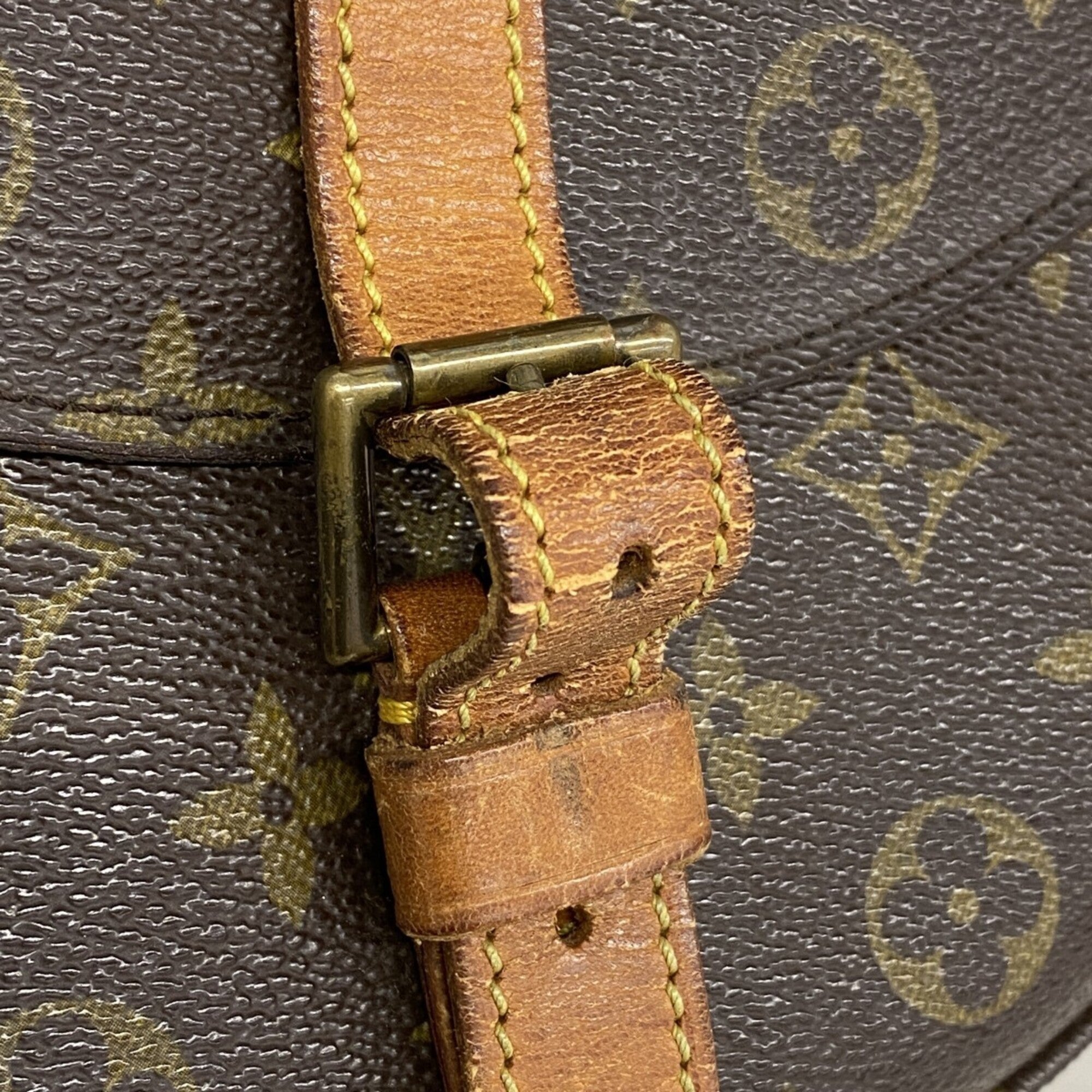 Louis Vuitton Brown Shoulder Bag (Pre-Owned)