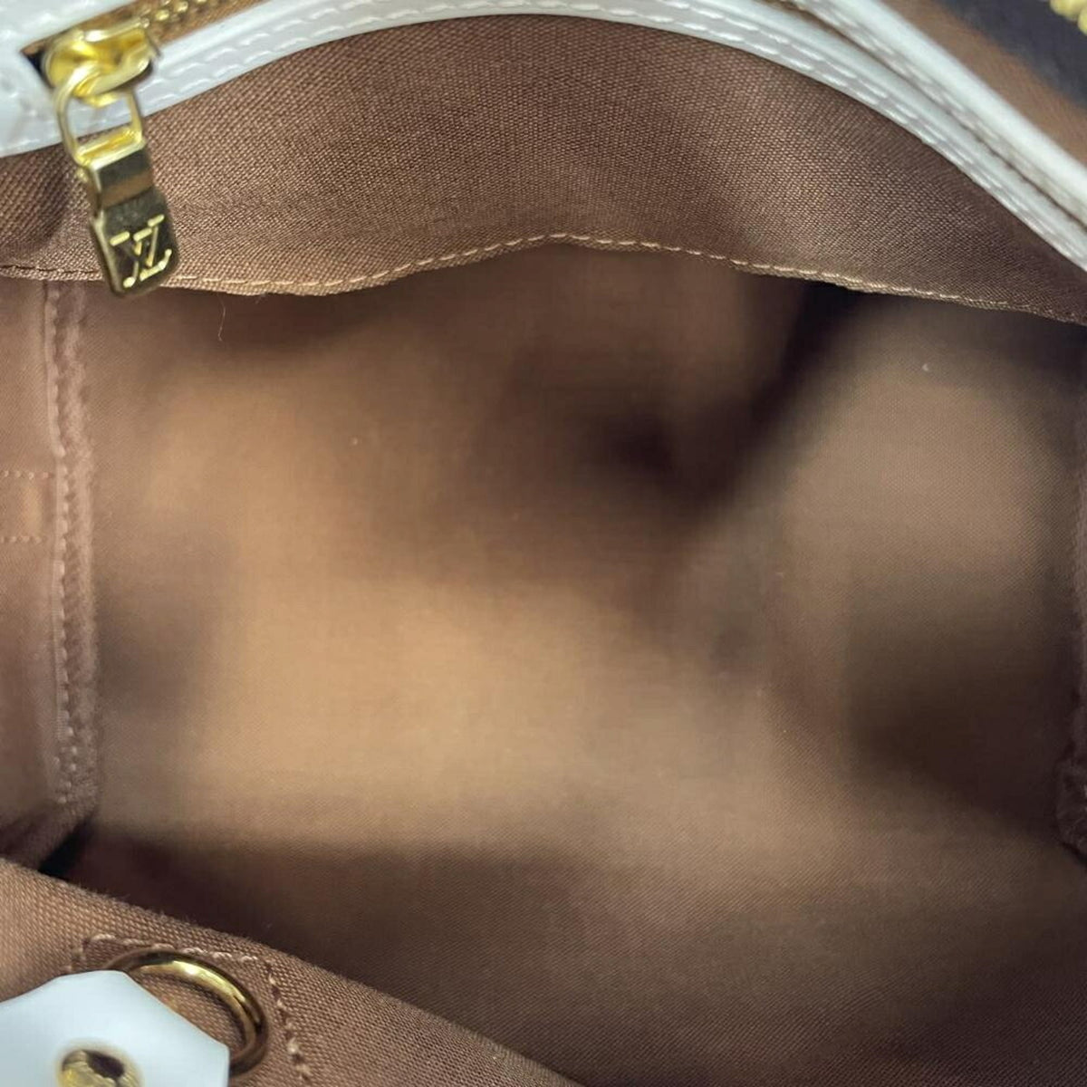 Louis Vuitton Brown Handbag (Pre-Owned)