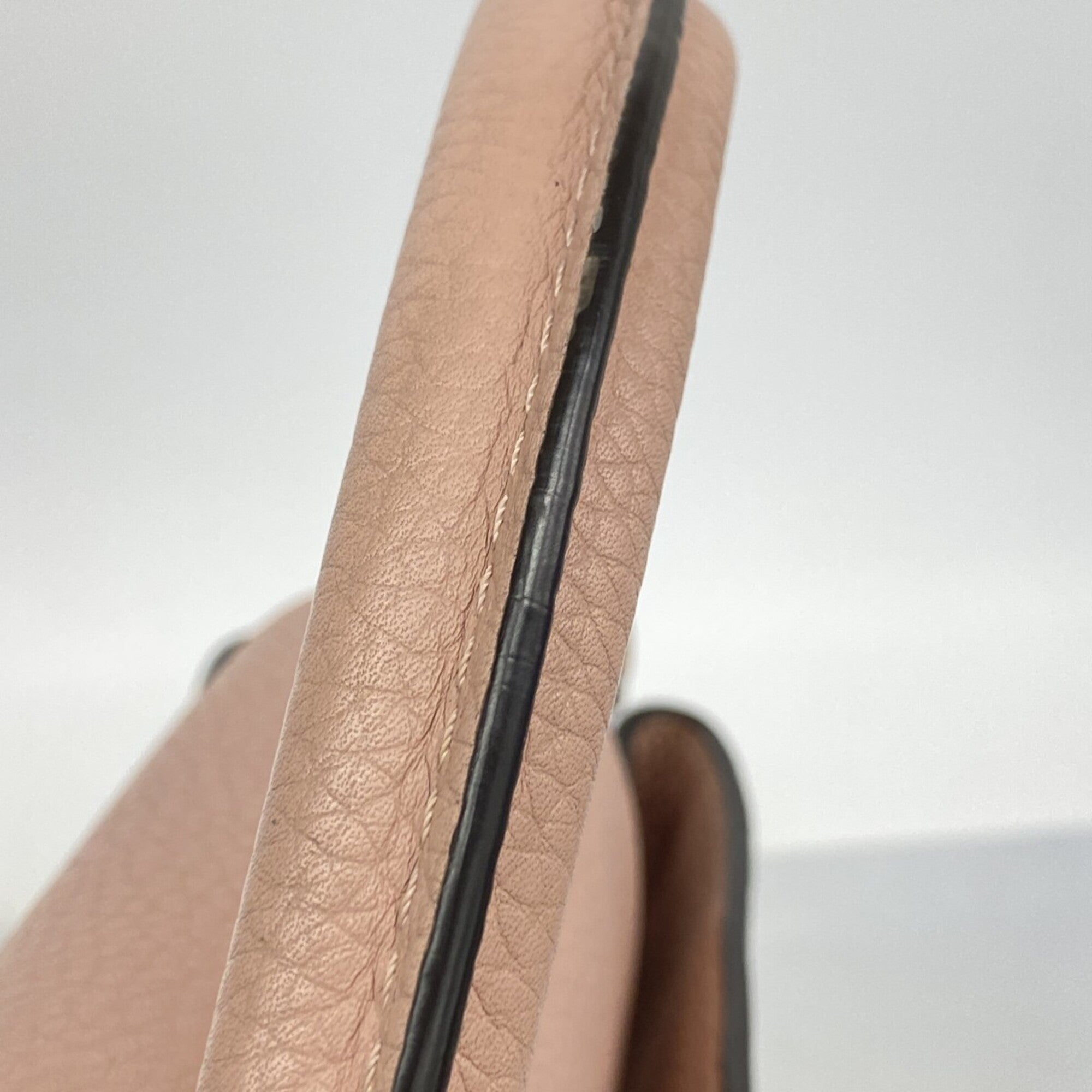 Louis Vuitton Magnolia Handbag (Pre-Owned)