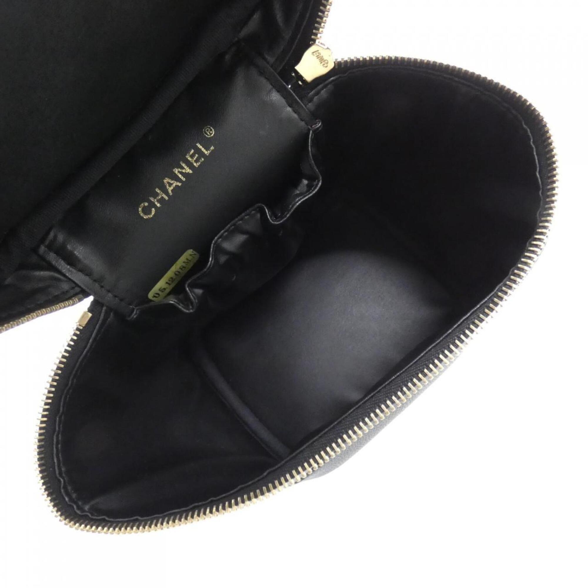 Chanel Black Grained Calfskin Handbag (Pre-Owned)