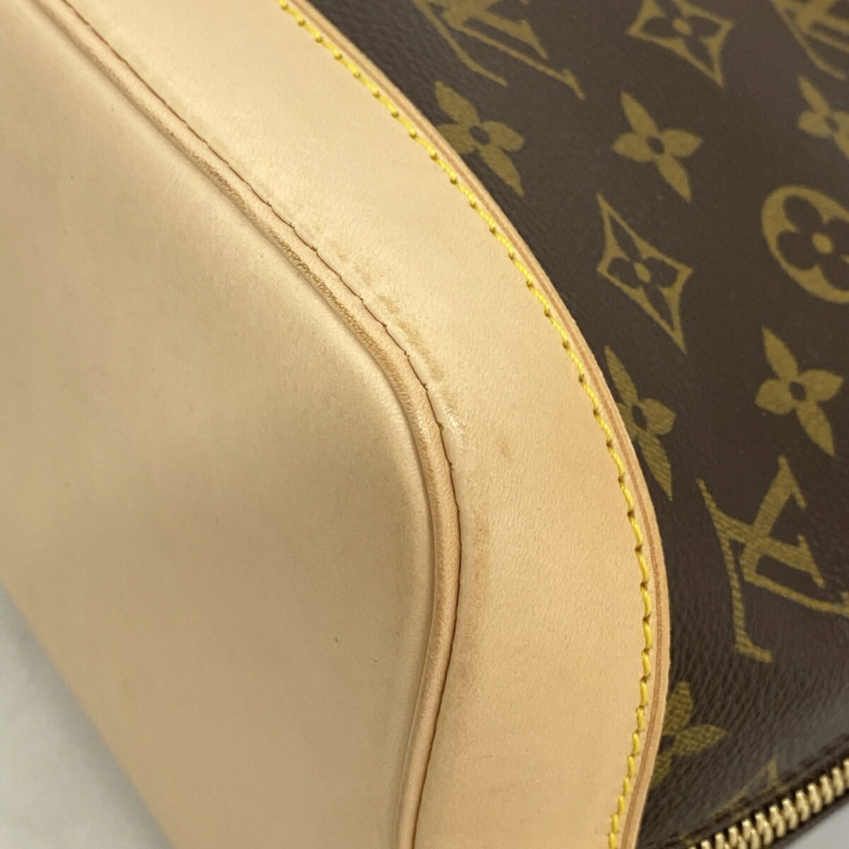 Louis Vuitton Brown Handbag (Pre-Owned)