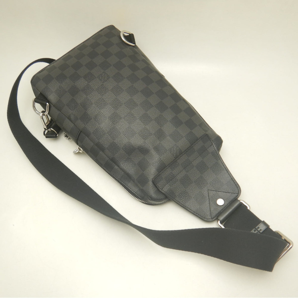 Louis Vuitton Damier Graphite Noir Damier Graphite Sling Bag (Pre-Owned)