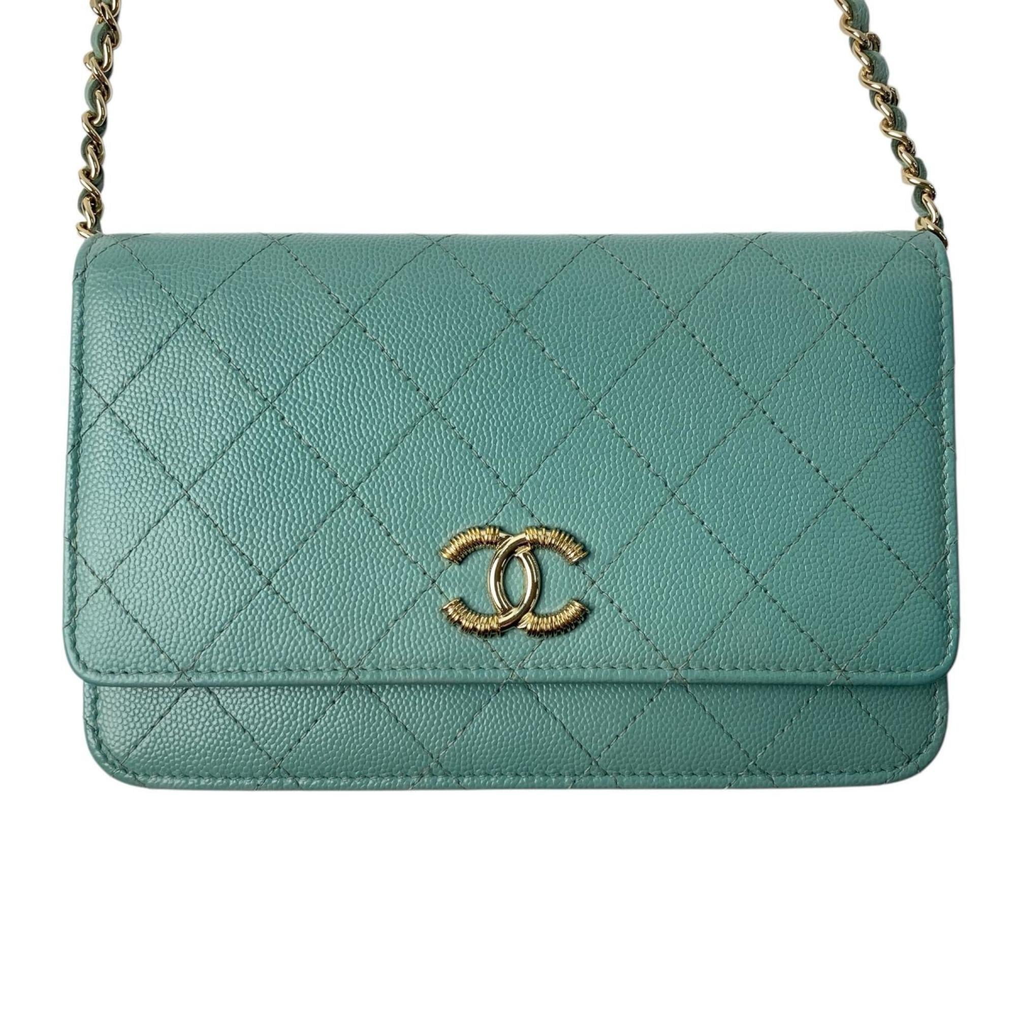 Chanel Green Grained Calfskin Shoulder Bag (Pre-Owned)