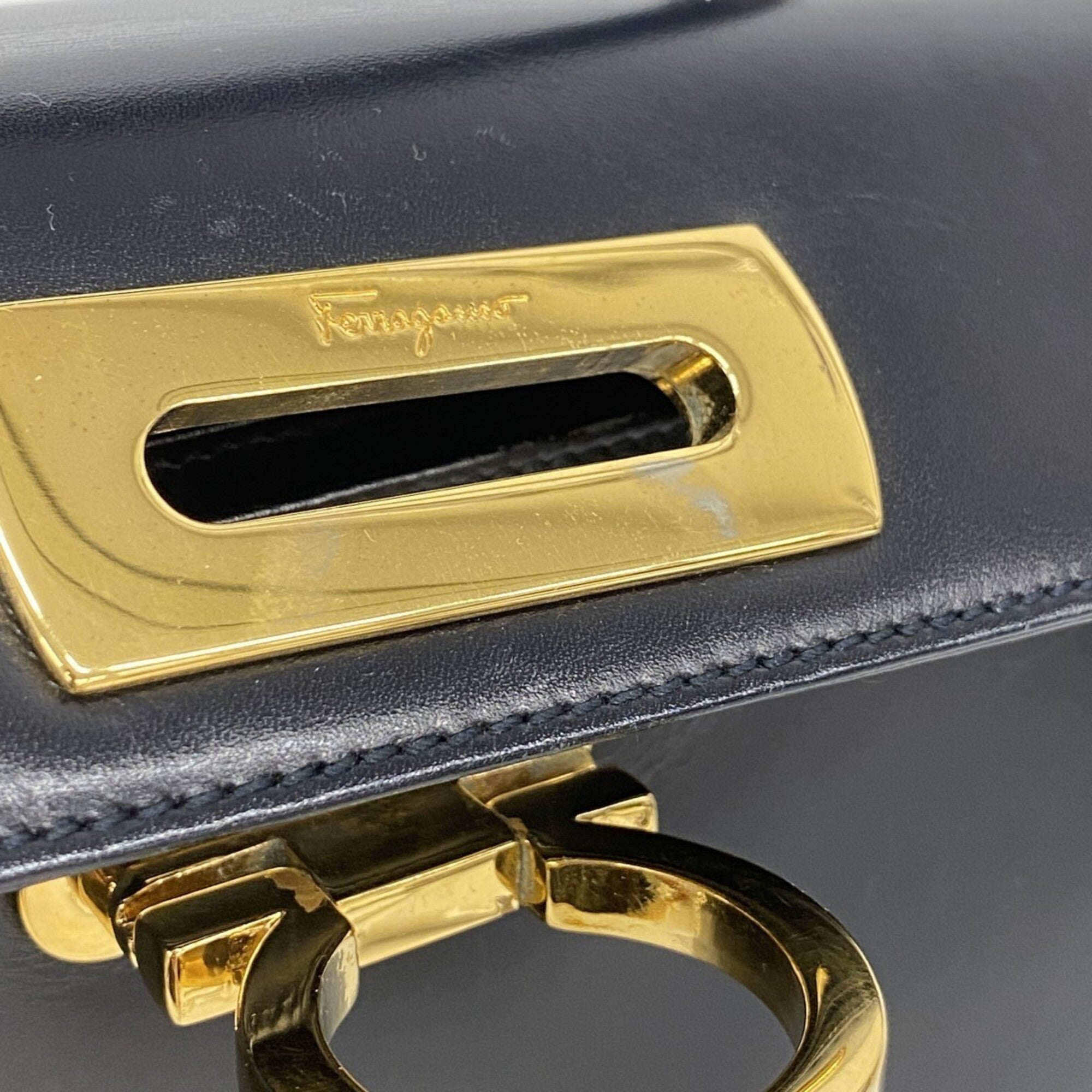 Salvatore Ferragamo Navy Leather Handbag (Pre-Owned)