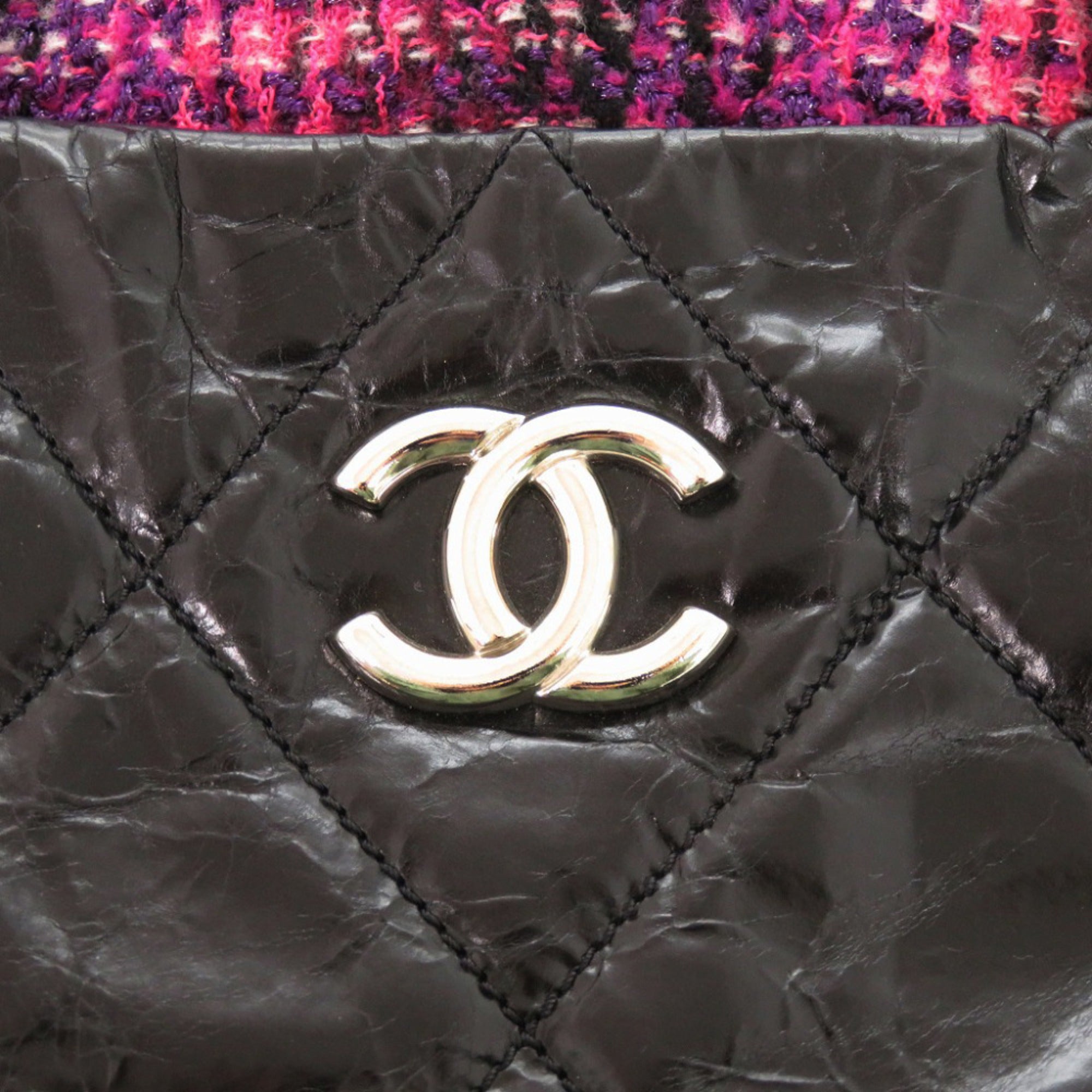 Chanel Black Pink Leather Tweed Handbag (Pre-Owned)