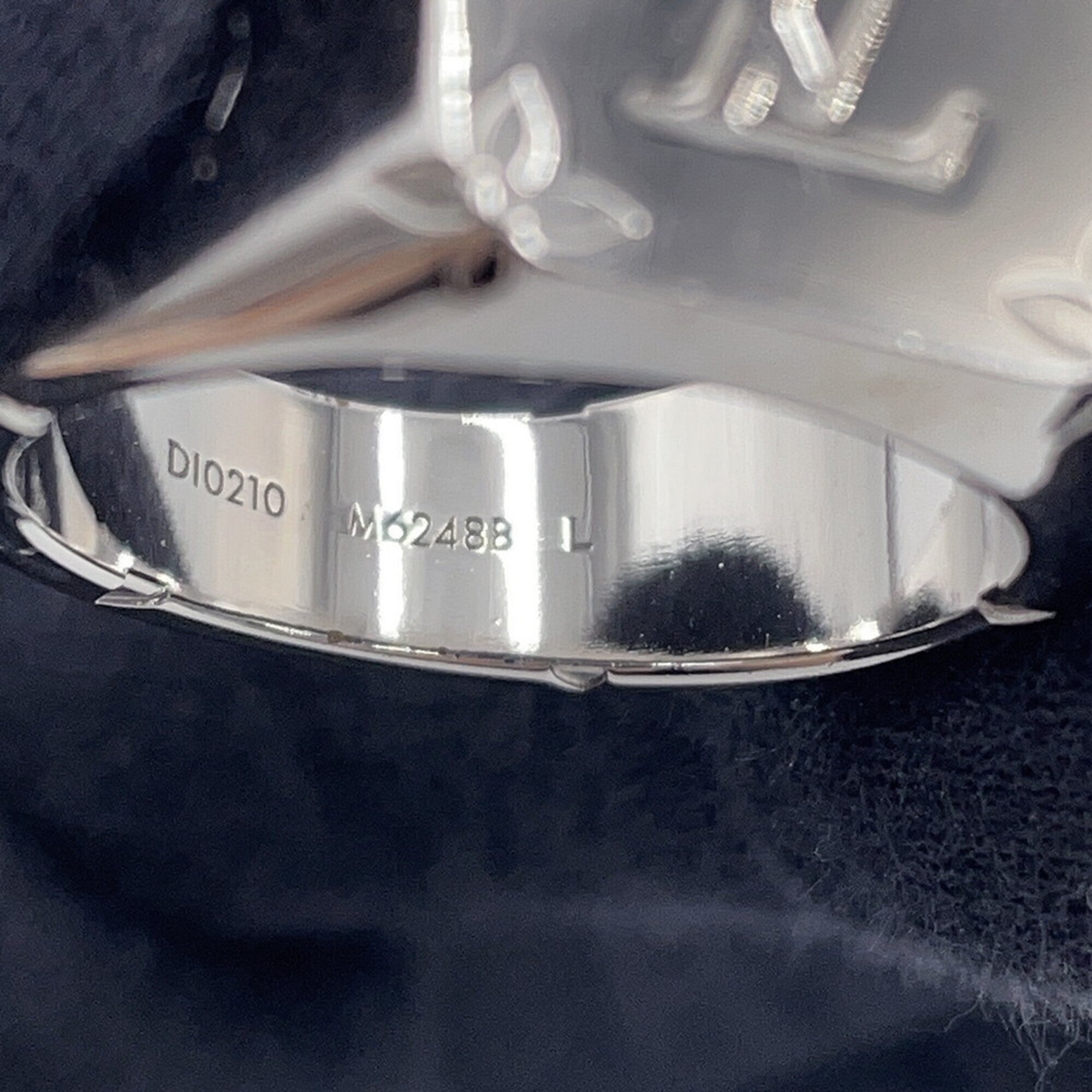 Louis Vuitton Silver Metal Band Ring (Pre-Owned)