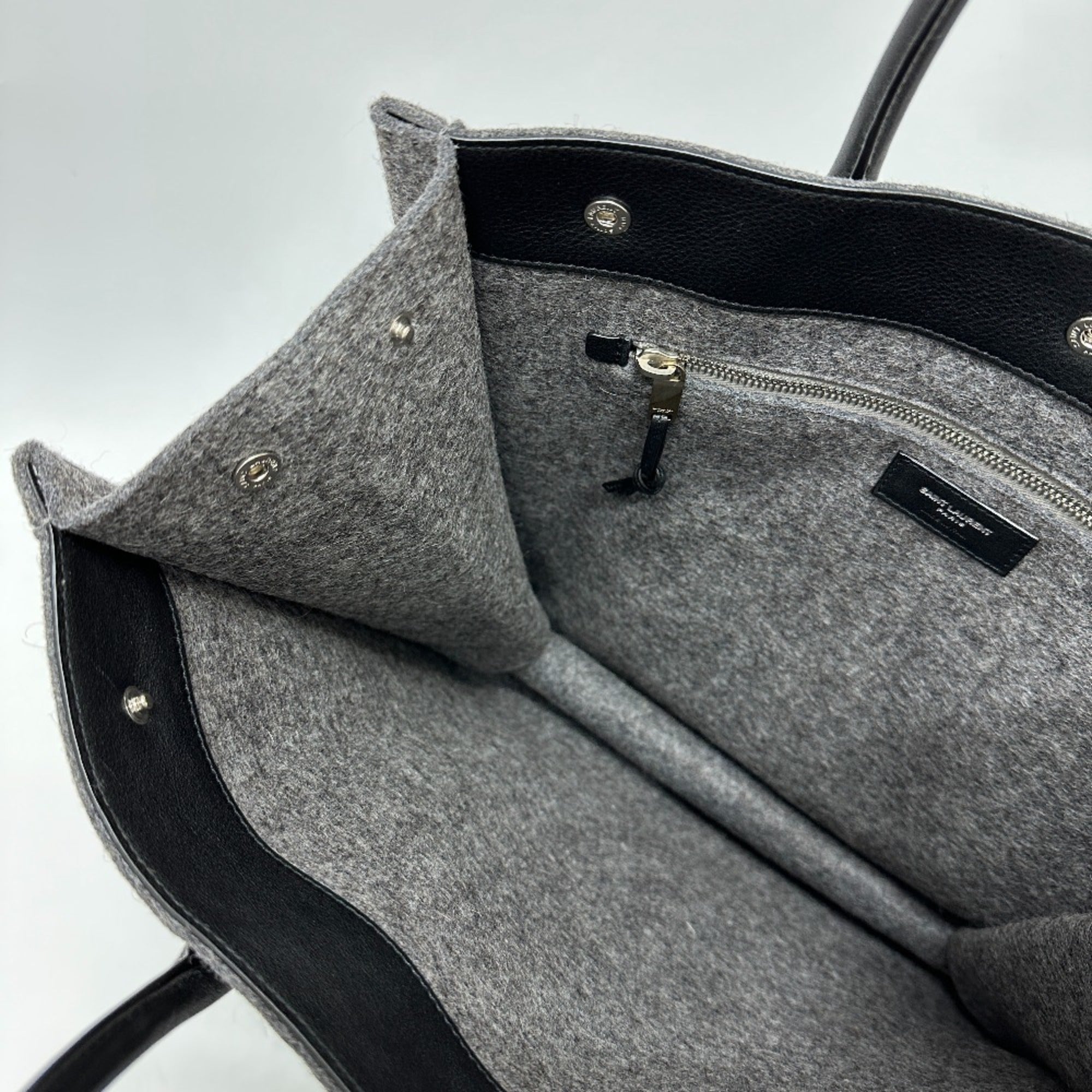 Saint Laurent Gray Other Tote Bag (Pre-Owned)