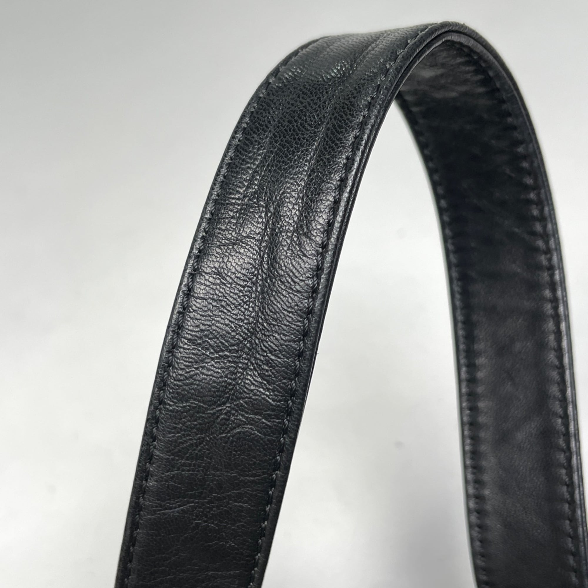 Chanel Black Leather Handbag Shoulder Bag (Pre-Owned)