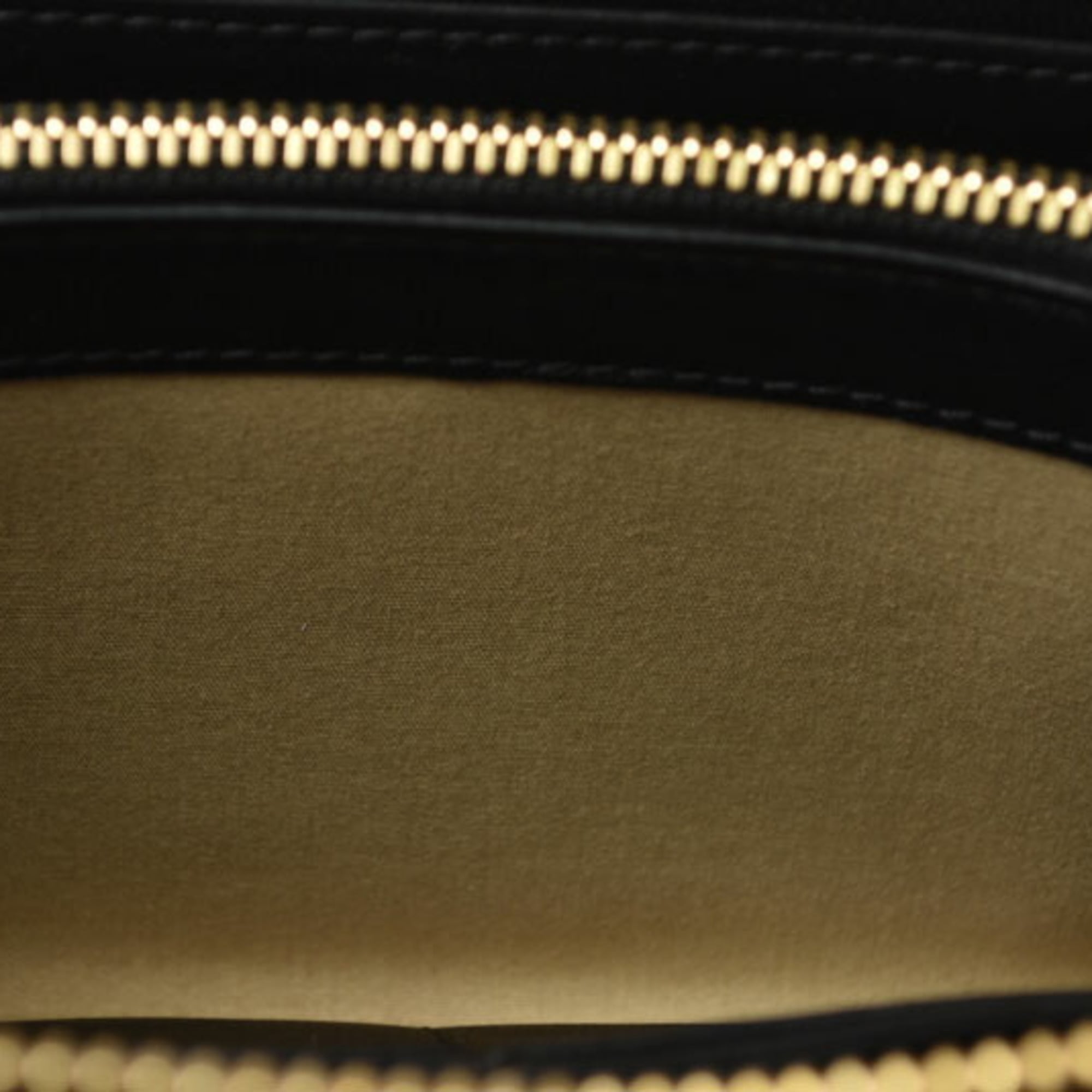 Chloé Black Leather Long Wallet (Bi-Fold) (Pre-Owned)