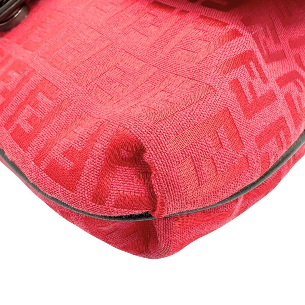 Fendi Pink Canvas Shoulder Bag (Pre-Owned)