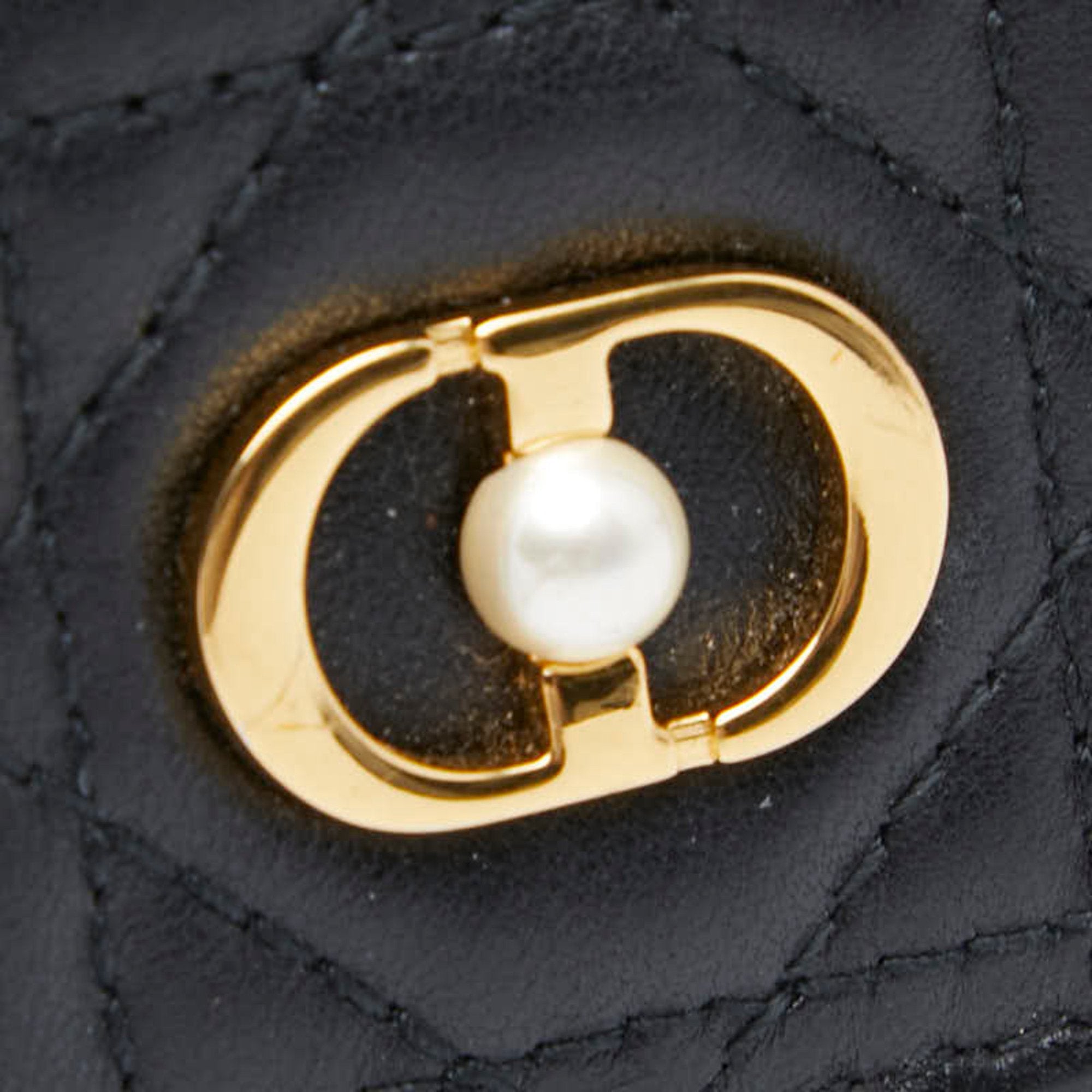 Christian Dior Black Leather Wallet (Bi-Fold) (Pre-Owned)