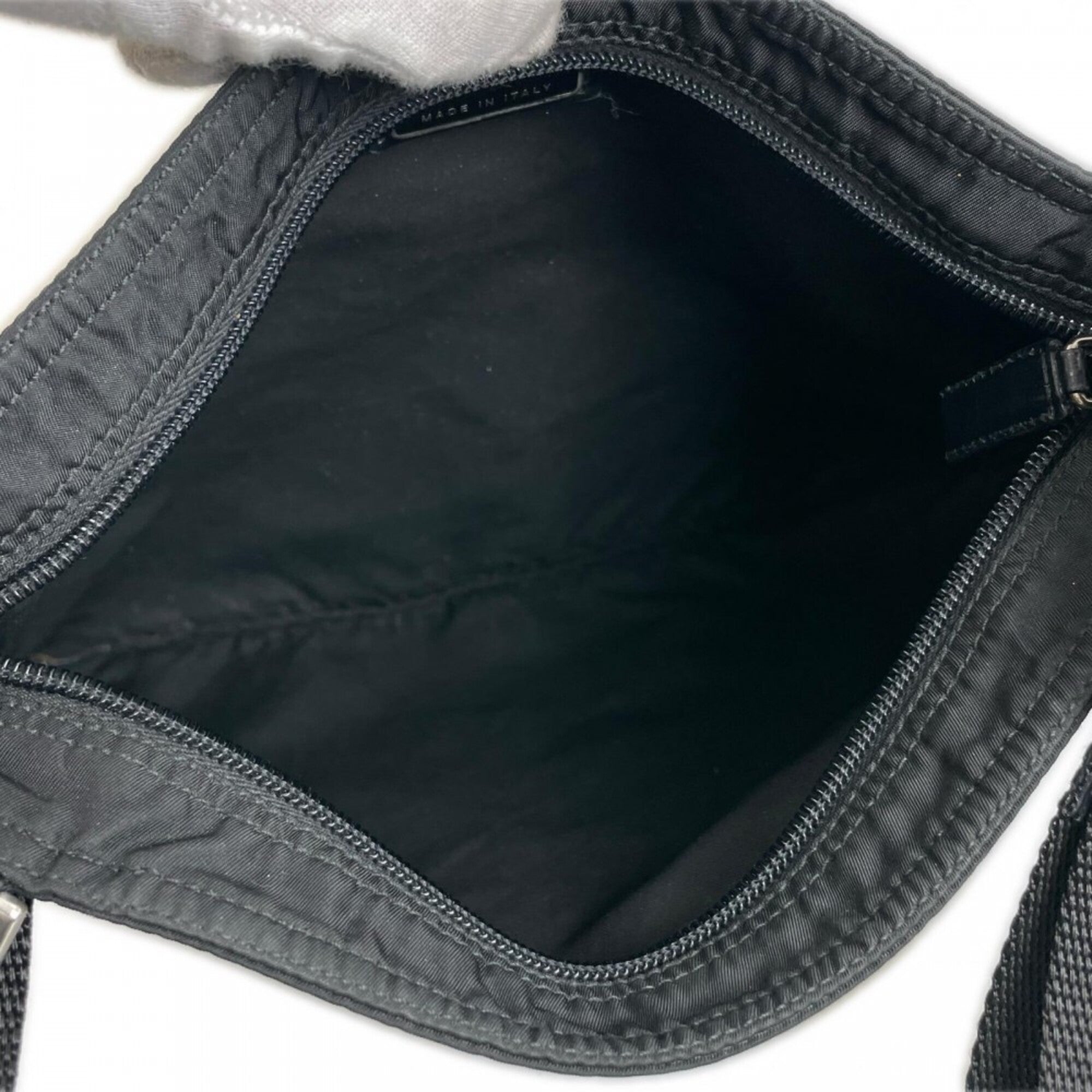 Prada Black Nylon Shoulder Bag (Pre-Owned)