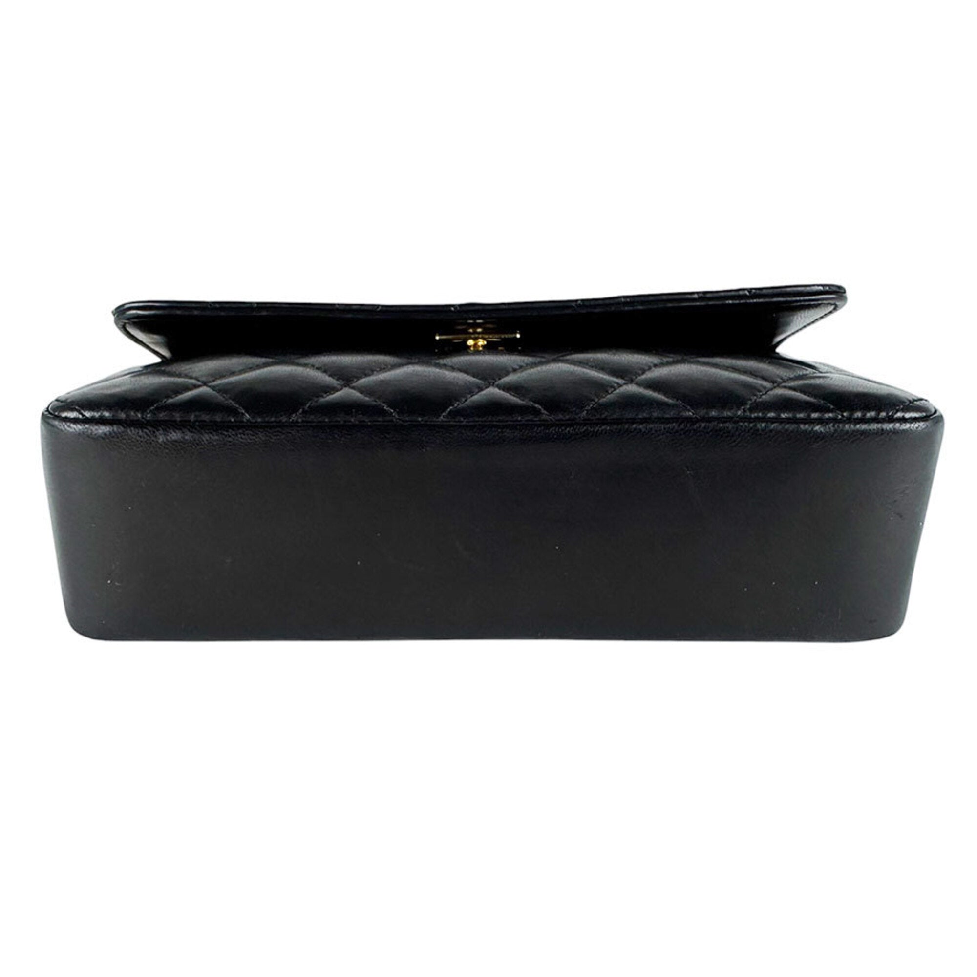 Chanel Black Leather Shoulder Bag (Pre-Owned)