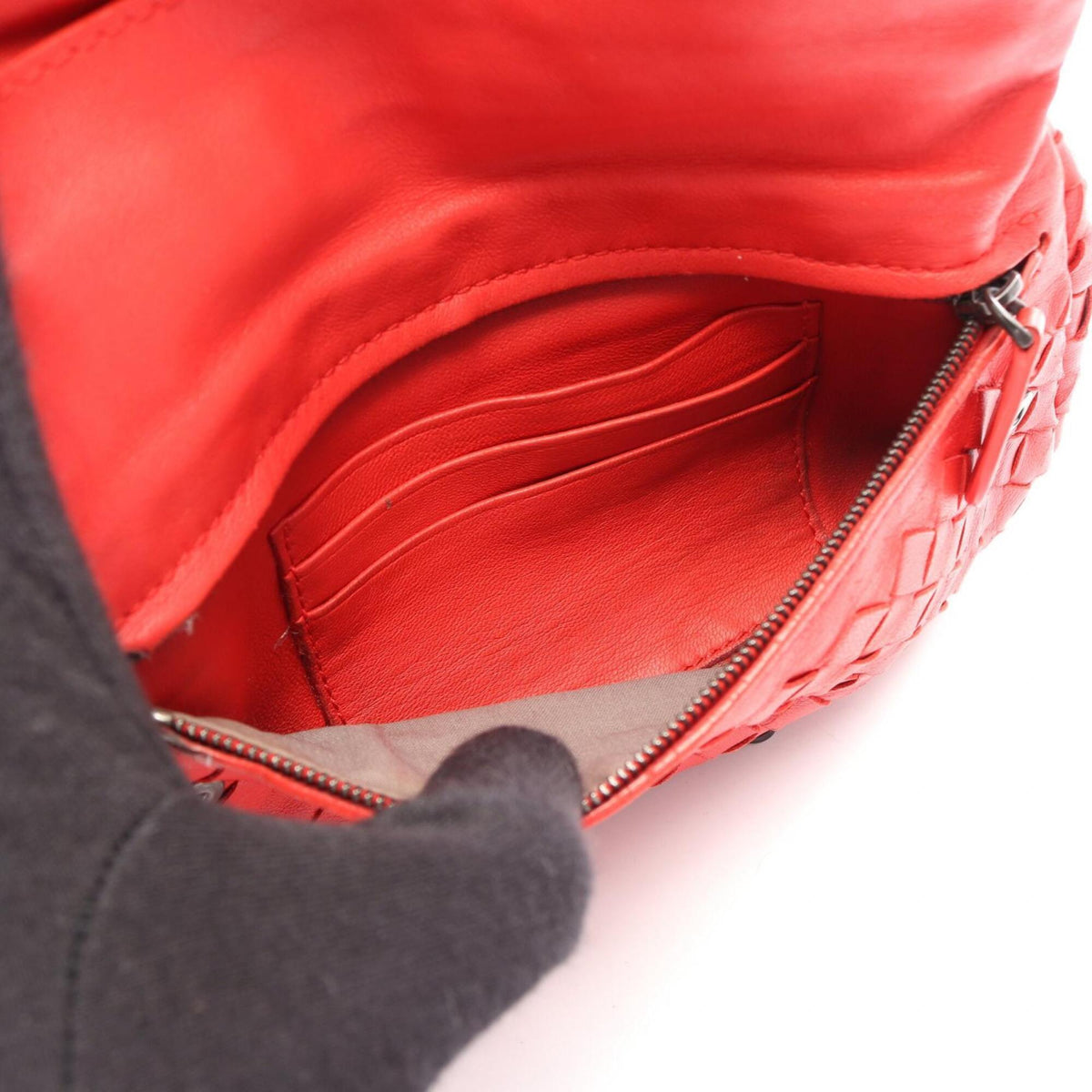 Bottega Veneta Intrecciato Red Color Leather Shoulder Bag (Pre-Owned)