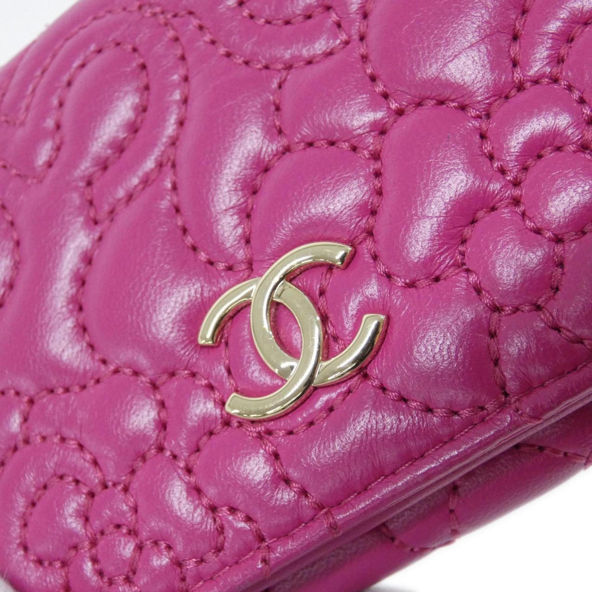 Chanel Pink Leather Wallet (Tri-Fold) (Pre-Owned)