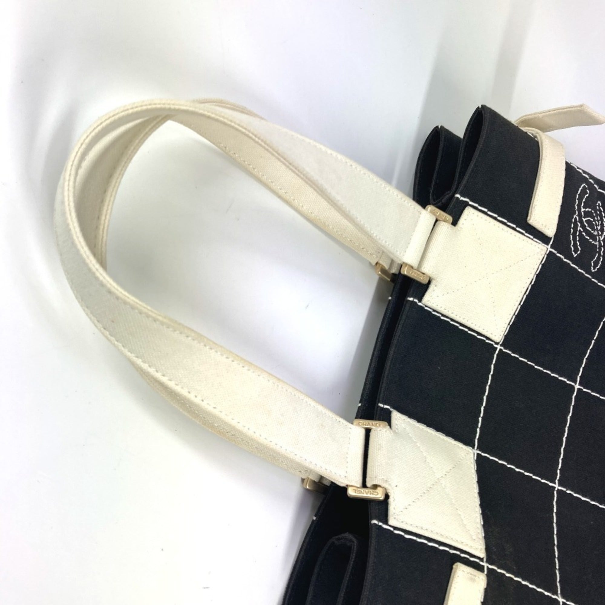 Chanel Black White Canvas Shoulder Bag Tote Bag (Pre-Owned)