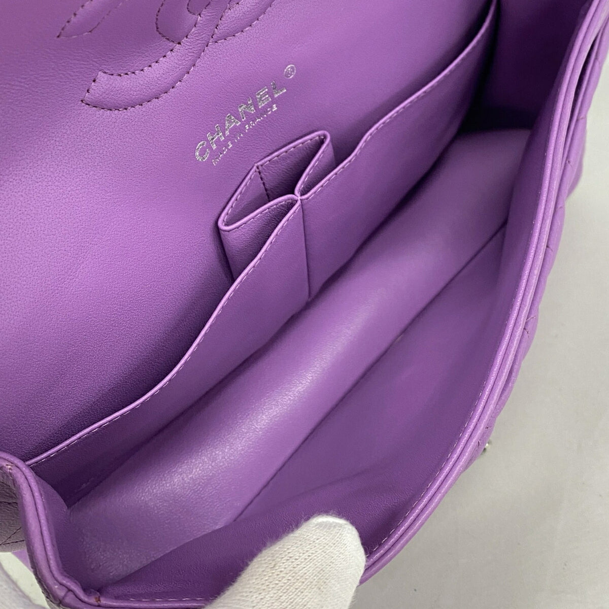 Chanel Purple Leather Shoulder Bag (Pre-Owned)
