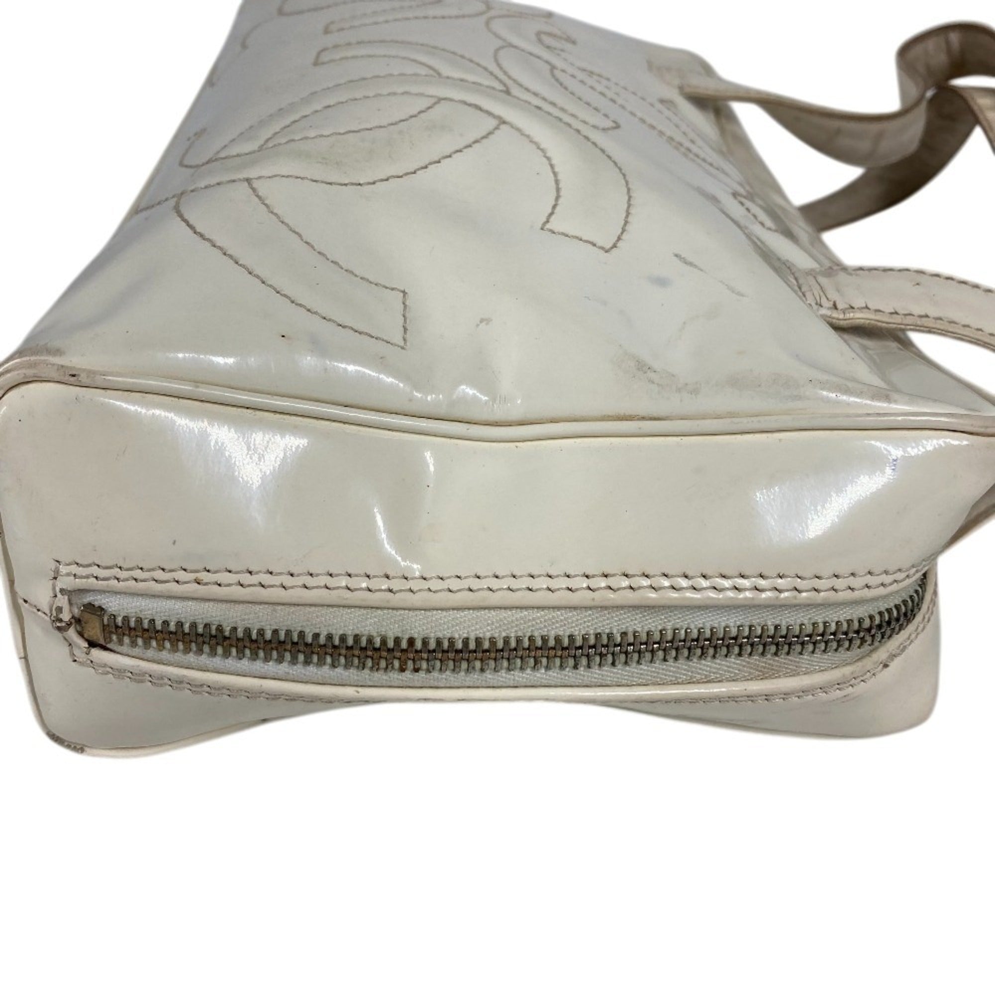 Chanel White Leather Shoulder Bag Tote Bag (Pre-Owned)