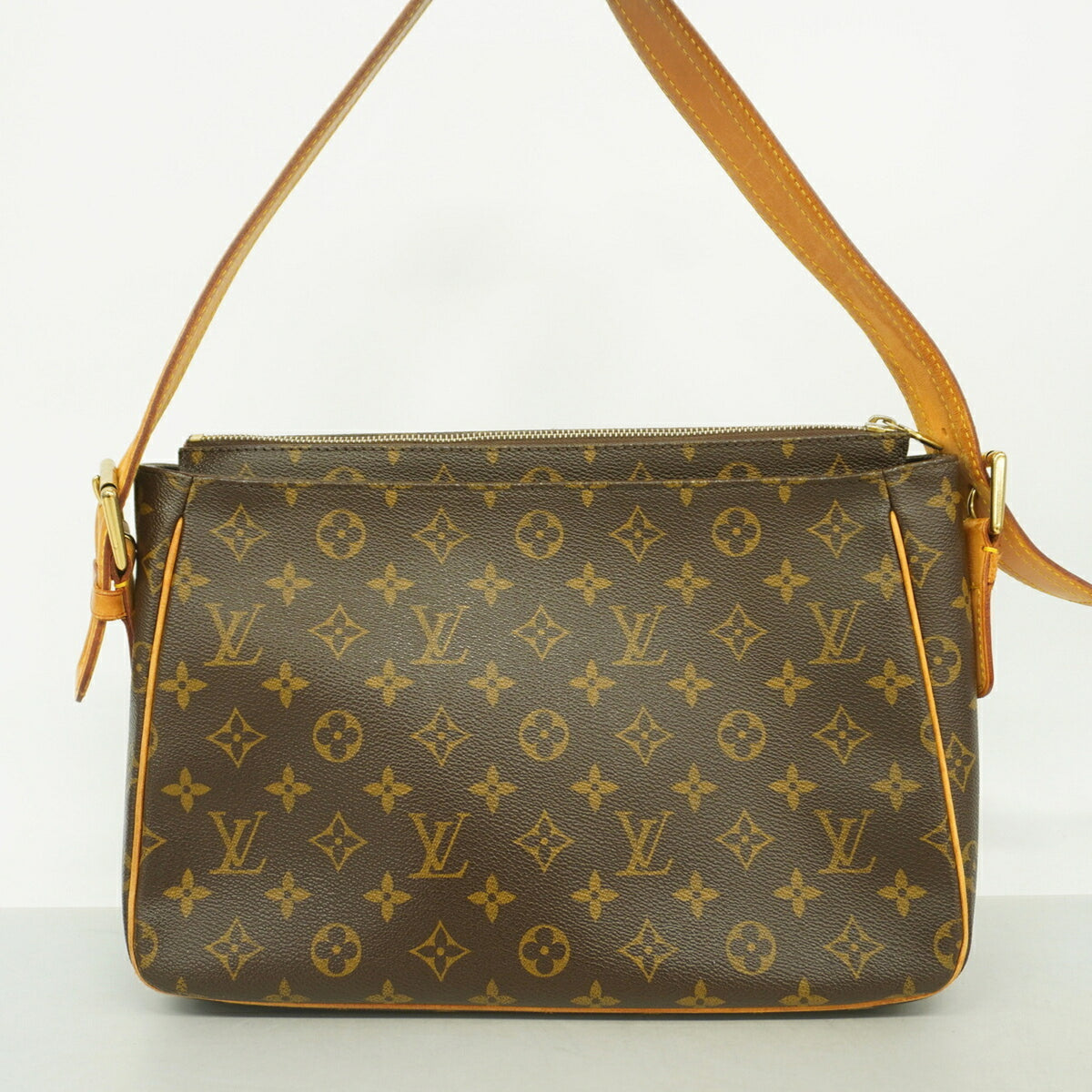 Louis Vuitton Brown Shoulder Bag (Pre-Owned)