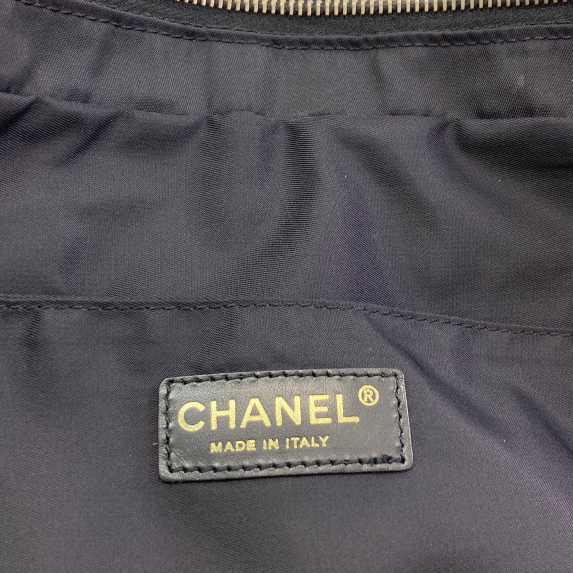 Chanel Black Nylon Tote Bag (Pre-Owned)