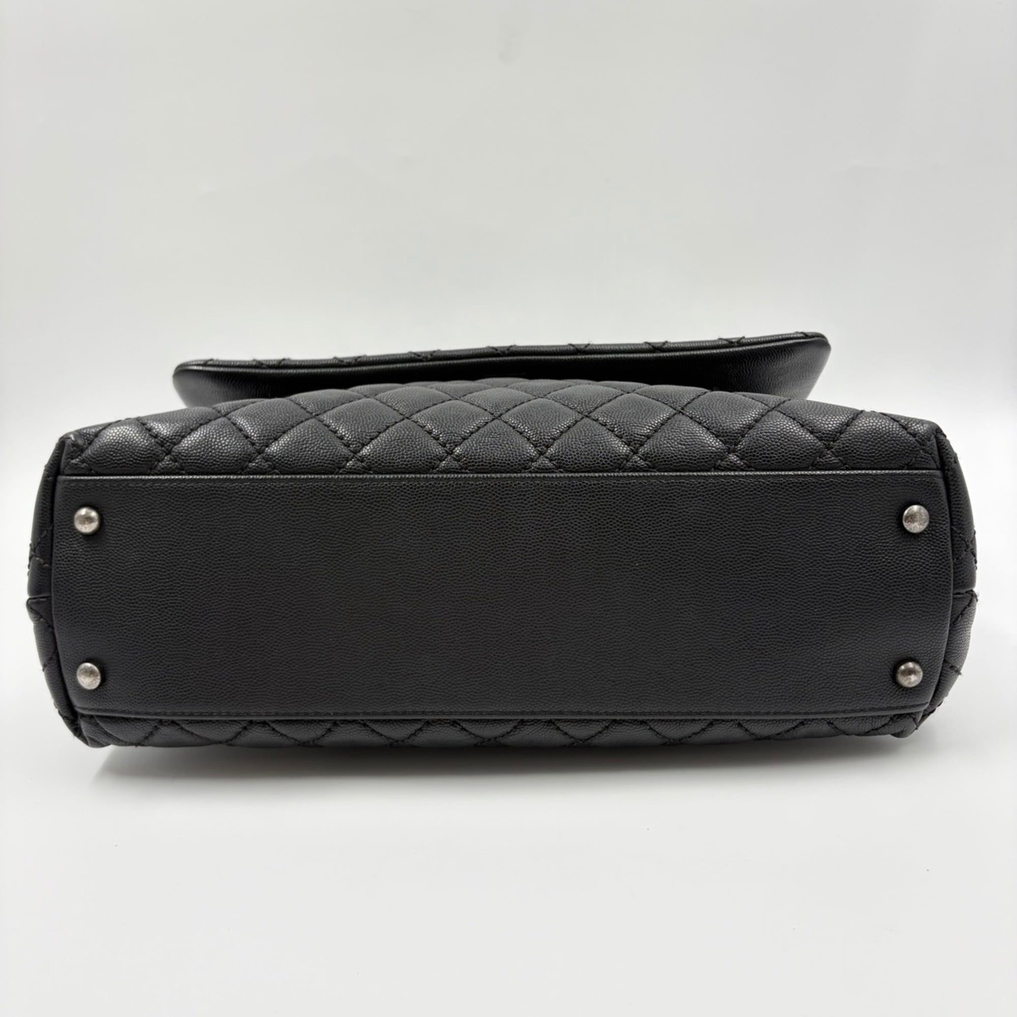 Chanel Matelasse Black Handbag (Pre-Owned)
