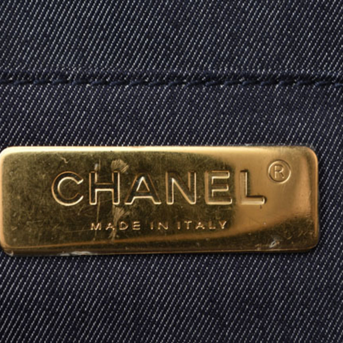 Chanel Black Leather Shoulder Bag (Pre-Owned)