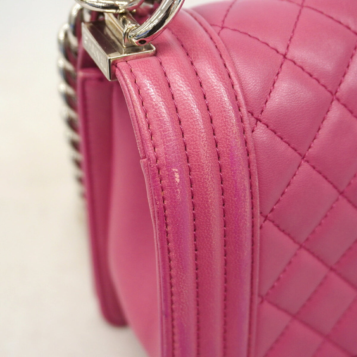 Chanel Pink Leather Shoulder Bag (Pre-Owned)