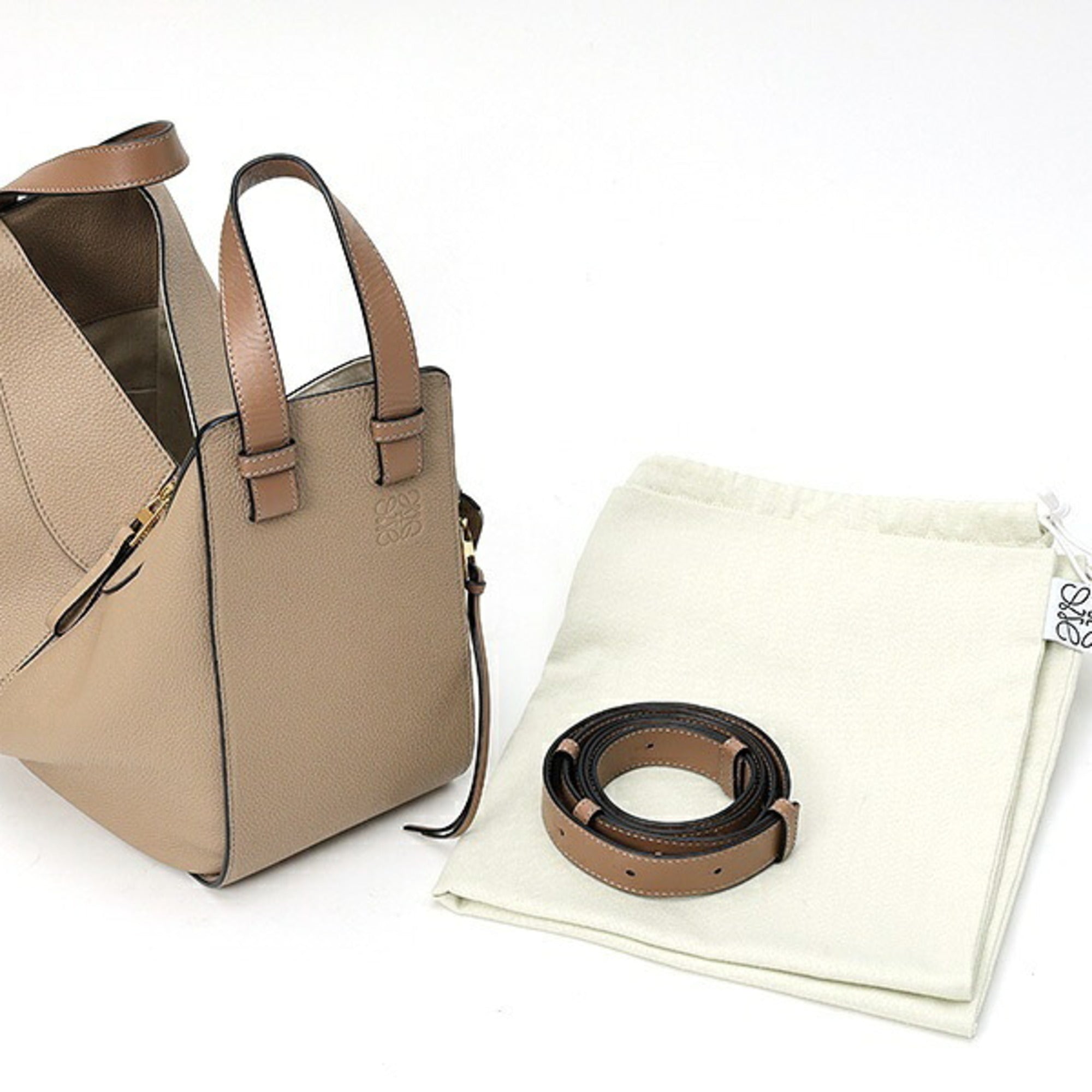 Loewe Grayish Sand Leather Shoulder Bag (Pre-Owned)
