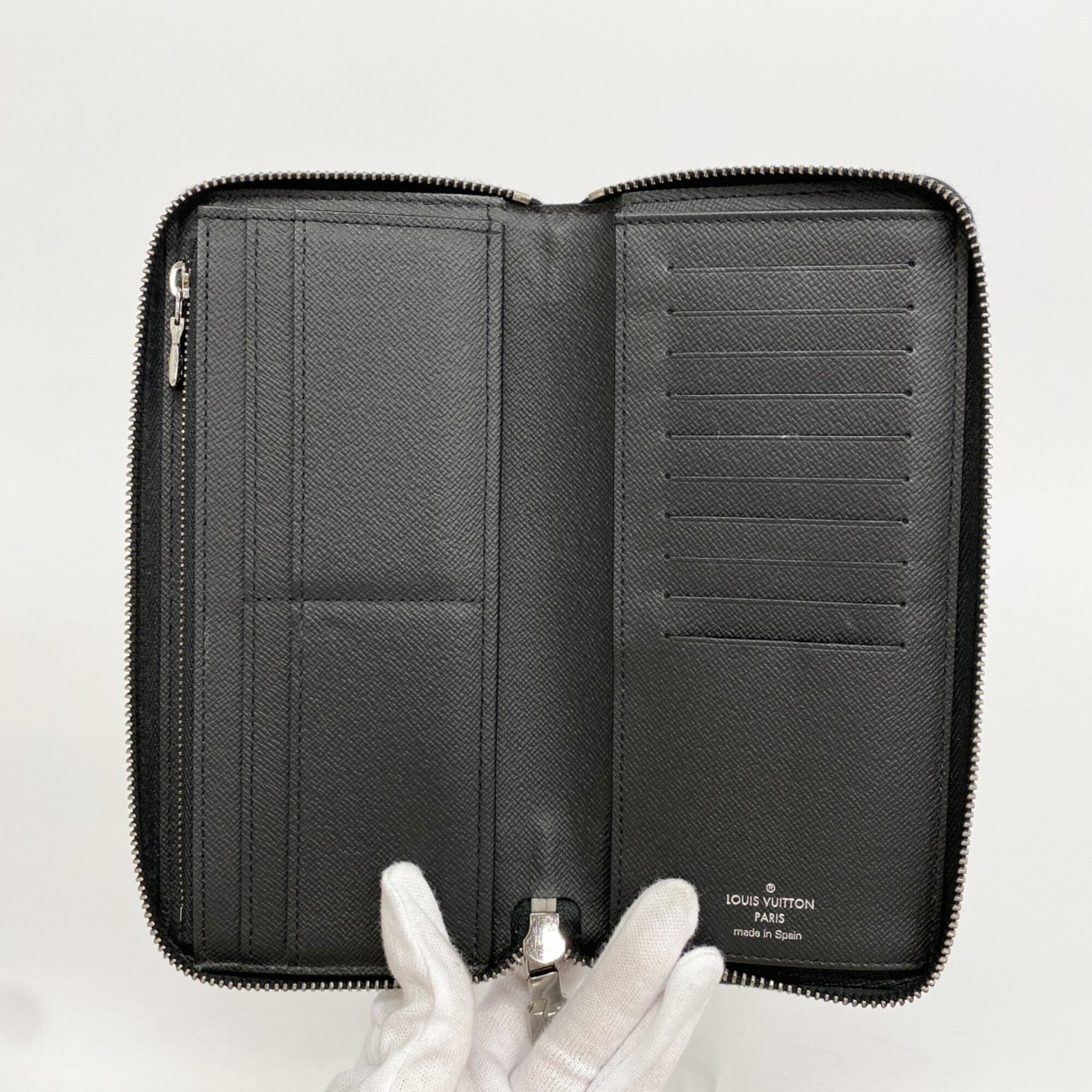 Louis Vuitton Black Long Wallet (Bi-Fold) (Pre-Owned)