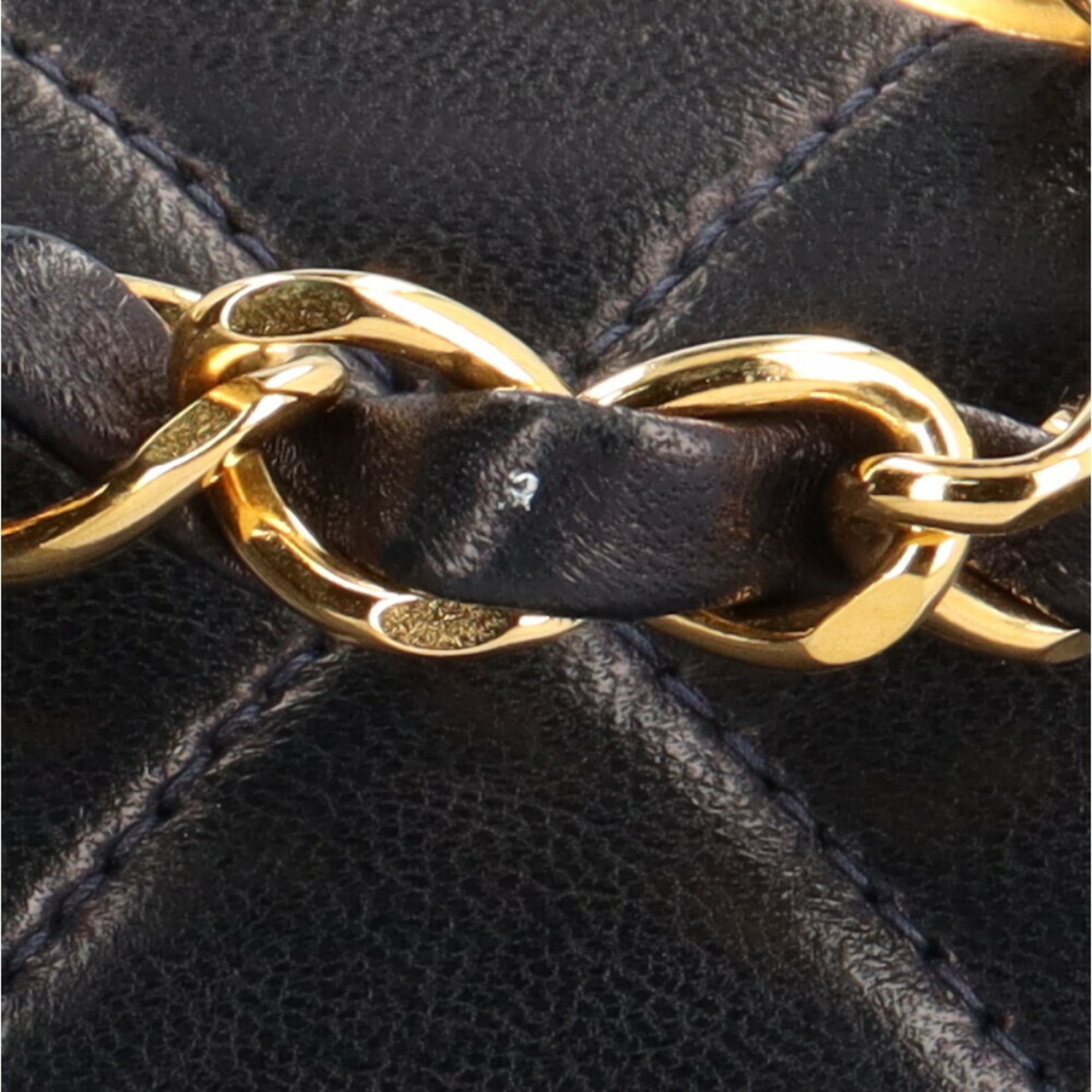 Chanel Navy Leather Shoulder Bag (Pre-Owned)