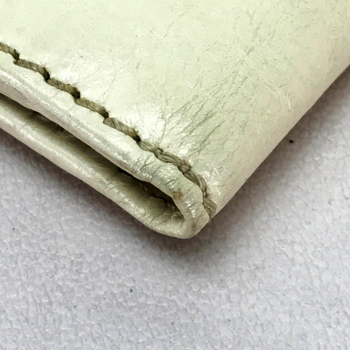 Chloé Beige Leather Wallet (Bi-Fold) (Pre-Owned)