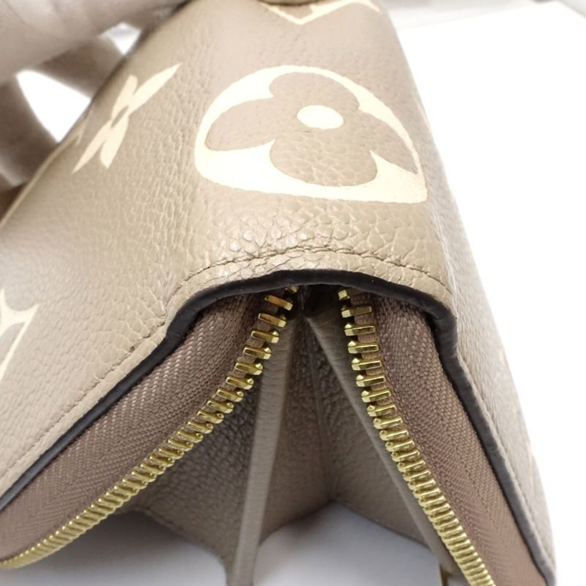 Louis Vuitton Cream Tourterelle Leather Long Wallet (Bi-Fold) (Pre-Owned)