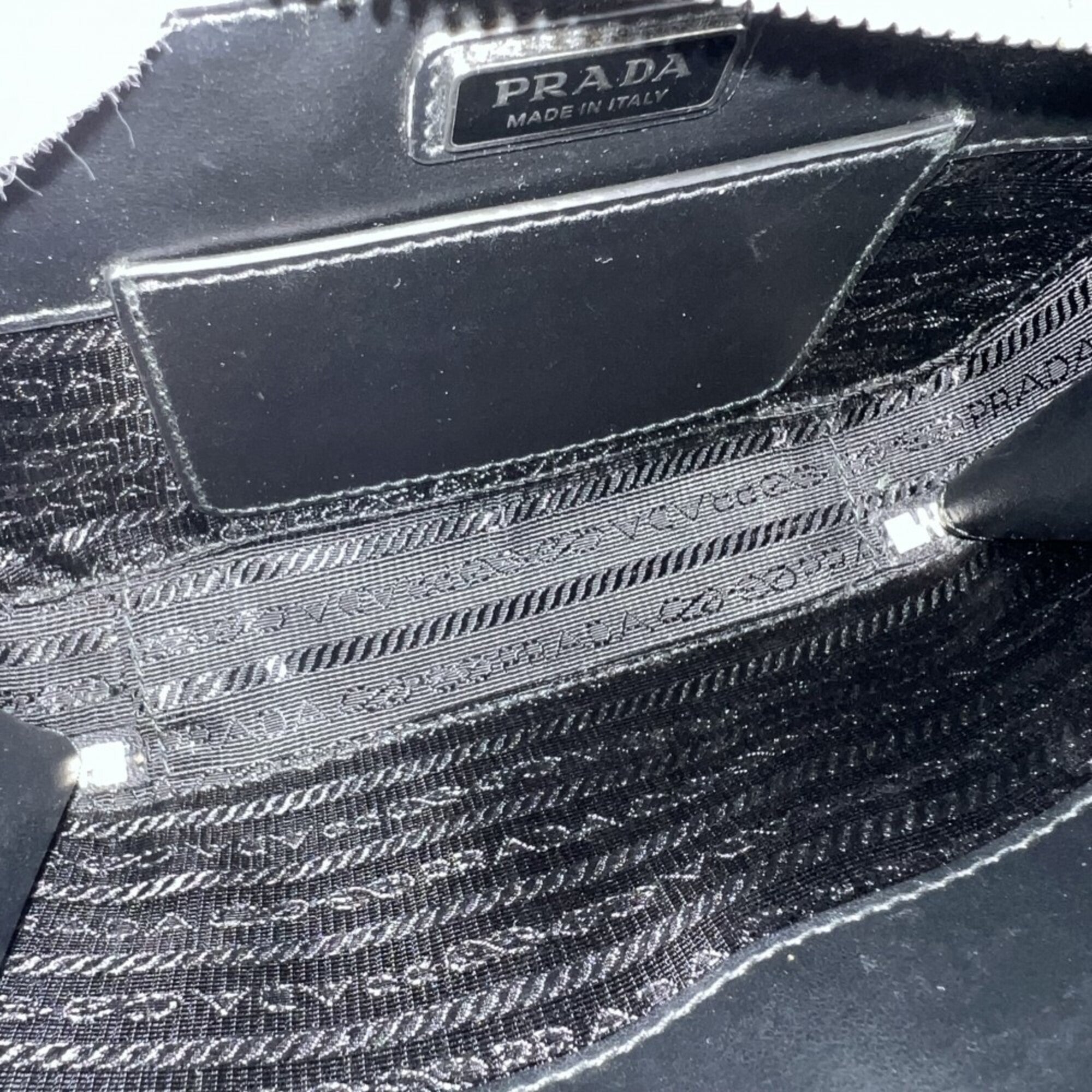Prada Black Leather Shoulder Bag (Pre-Owned)