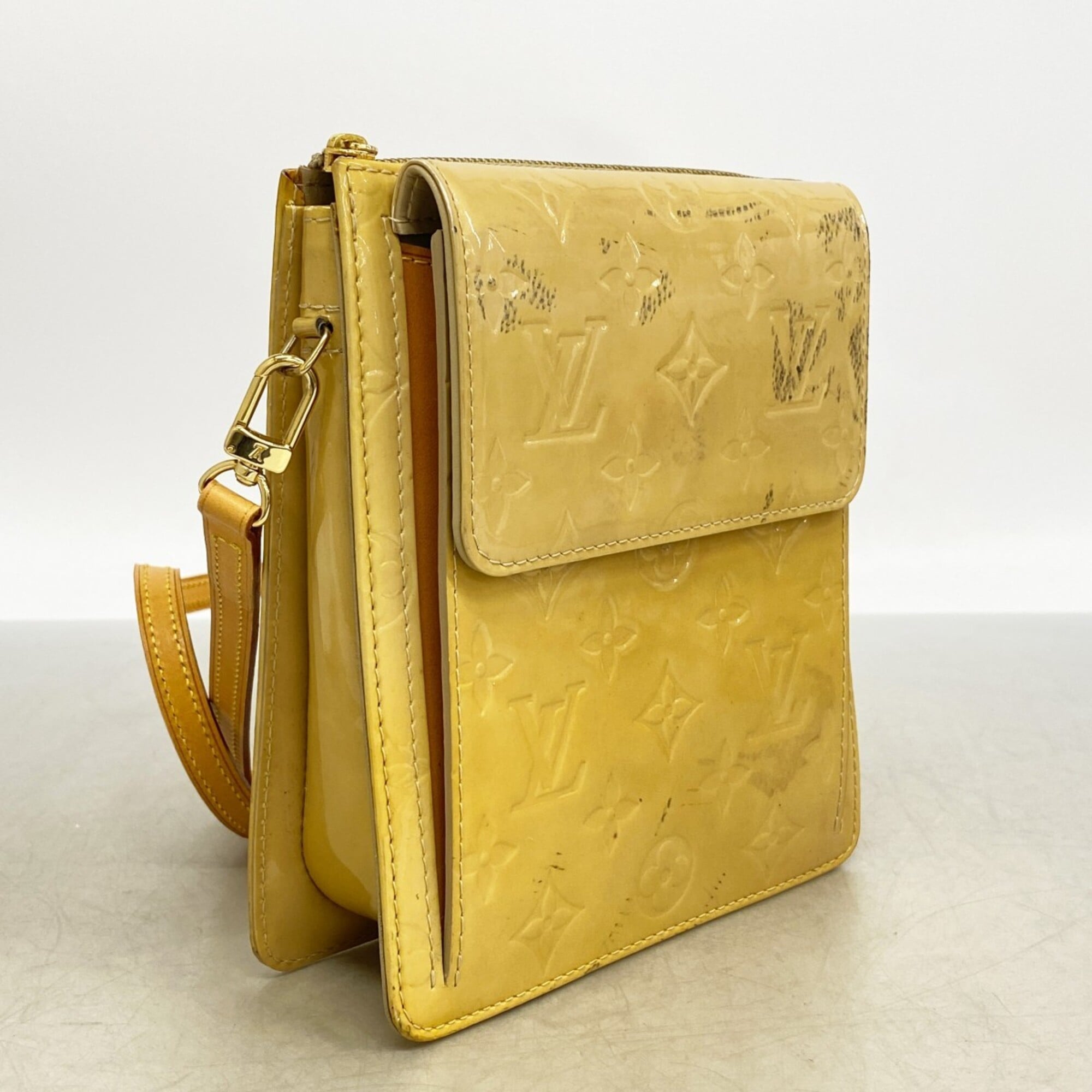 Louis Vuitton Beige Shoulder Bag (Pre-Owned)