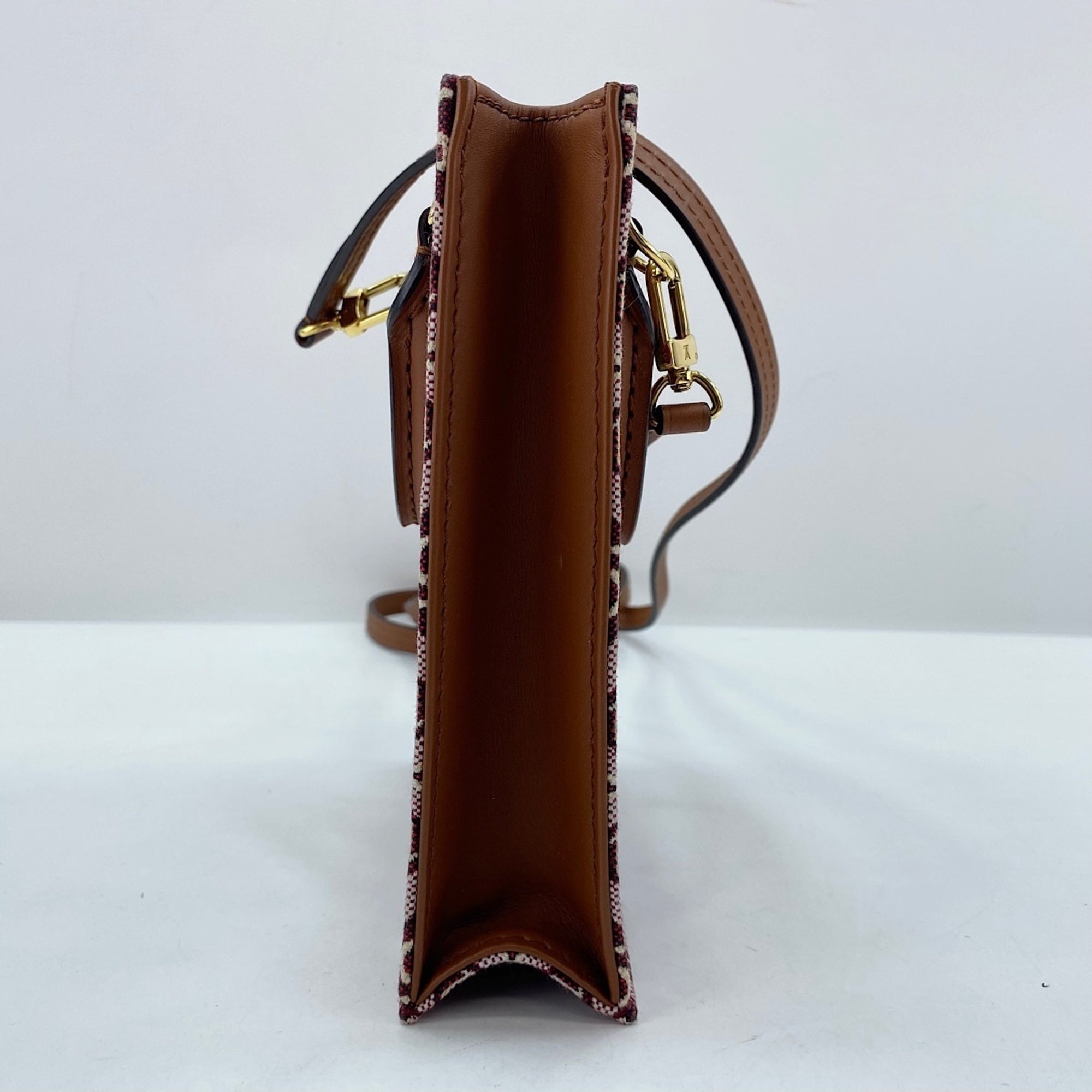 Louis Vuitton Wine Handbag (Pre-Owned)