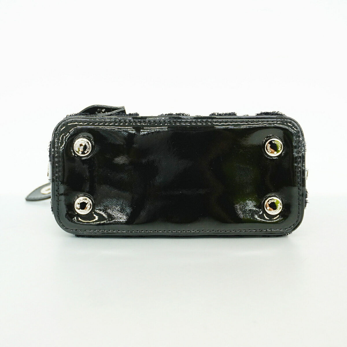 Louis Vuitton Noir Handbag (Pre-Owned)