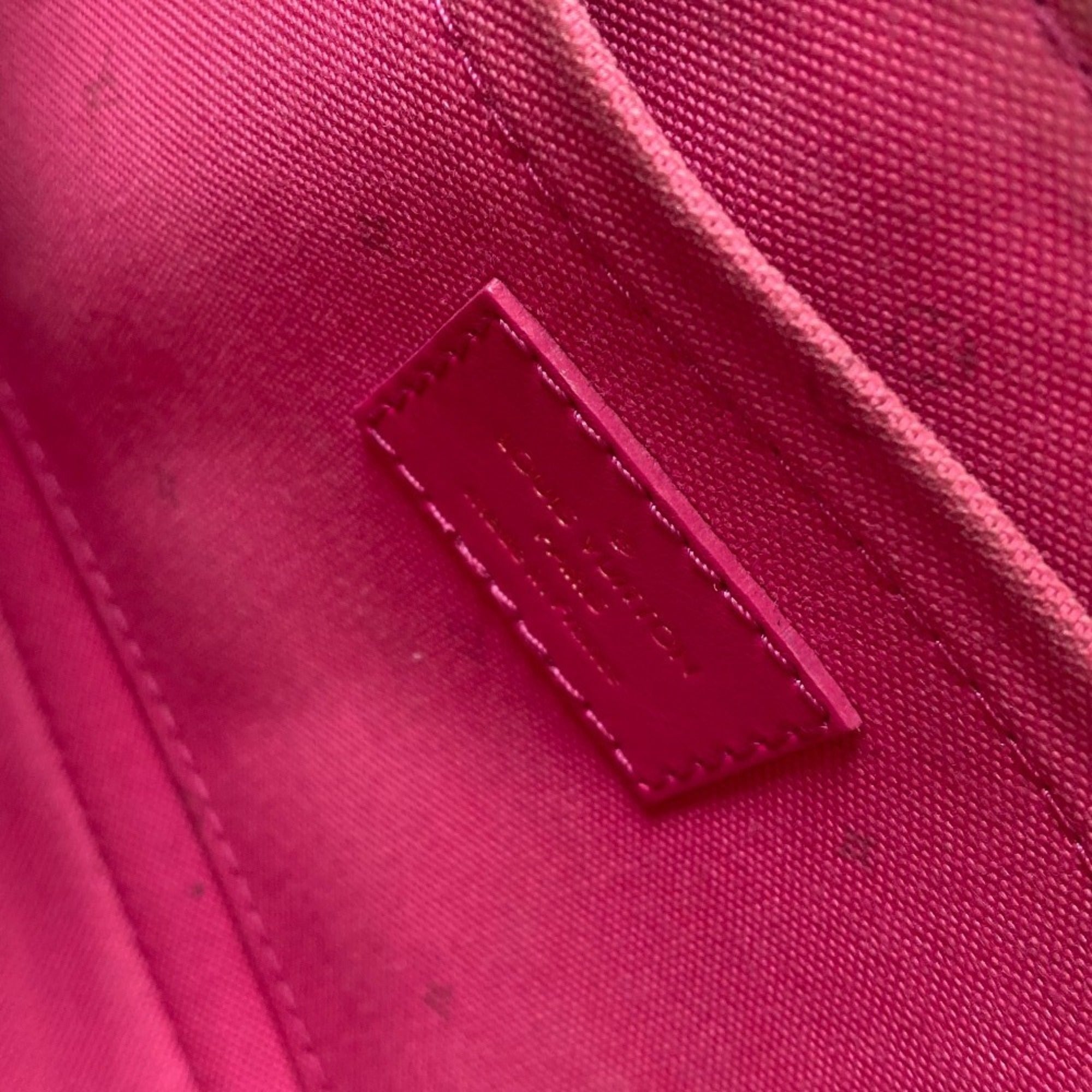 Louis Vuitton Fuchsia Pink Monogram Handbag Pochette Shoulder Bag (Pre-Owned)