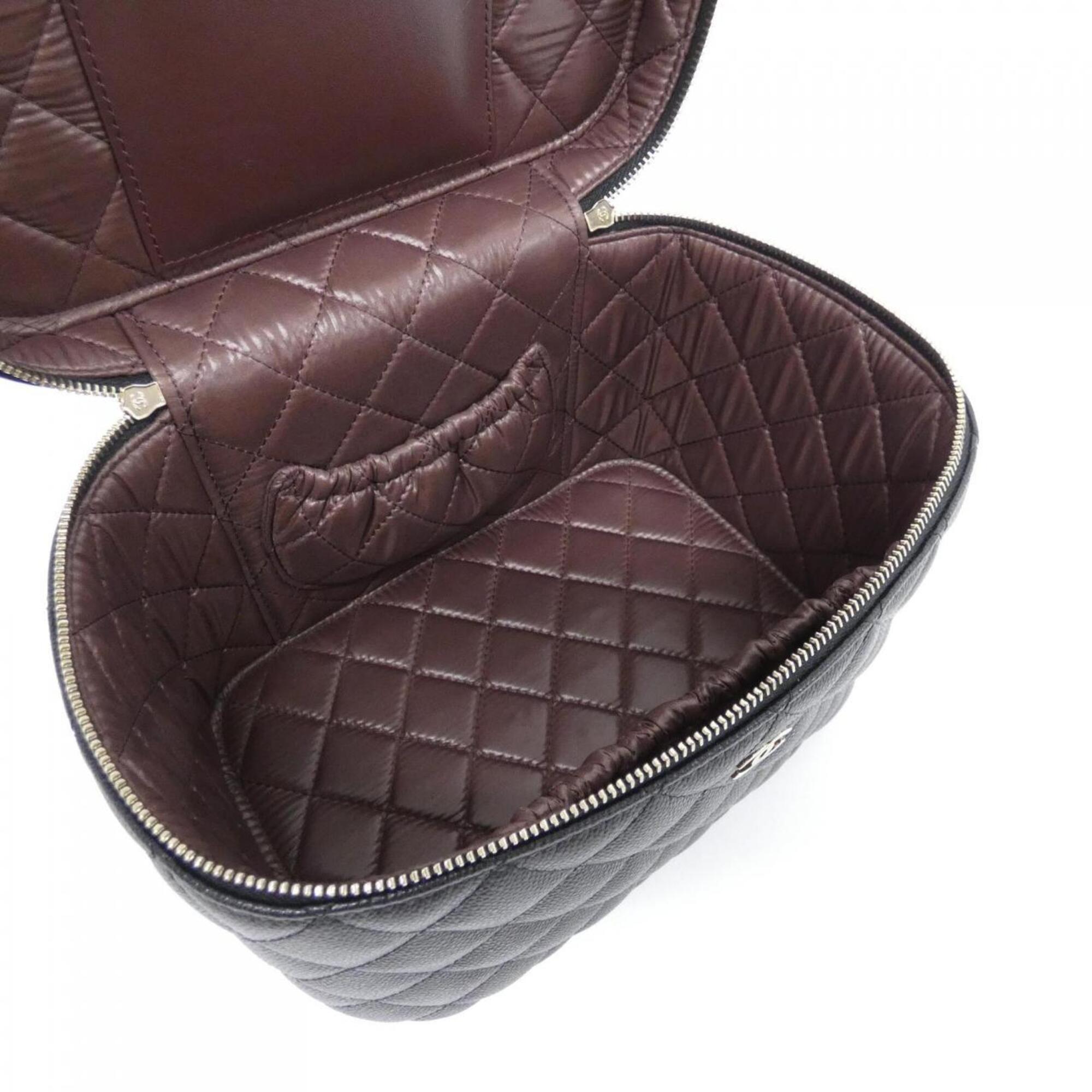 Chanel Black Grained Calfskin Handbag (Pre-Owned)