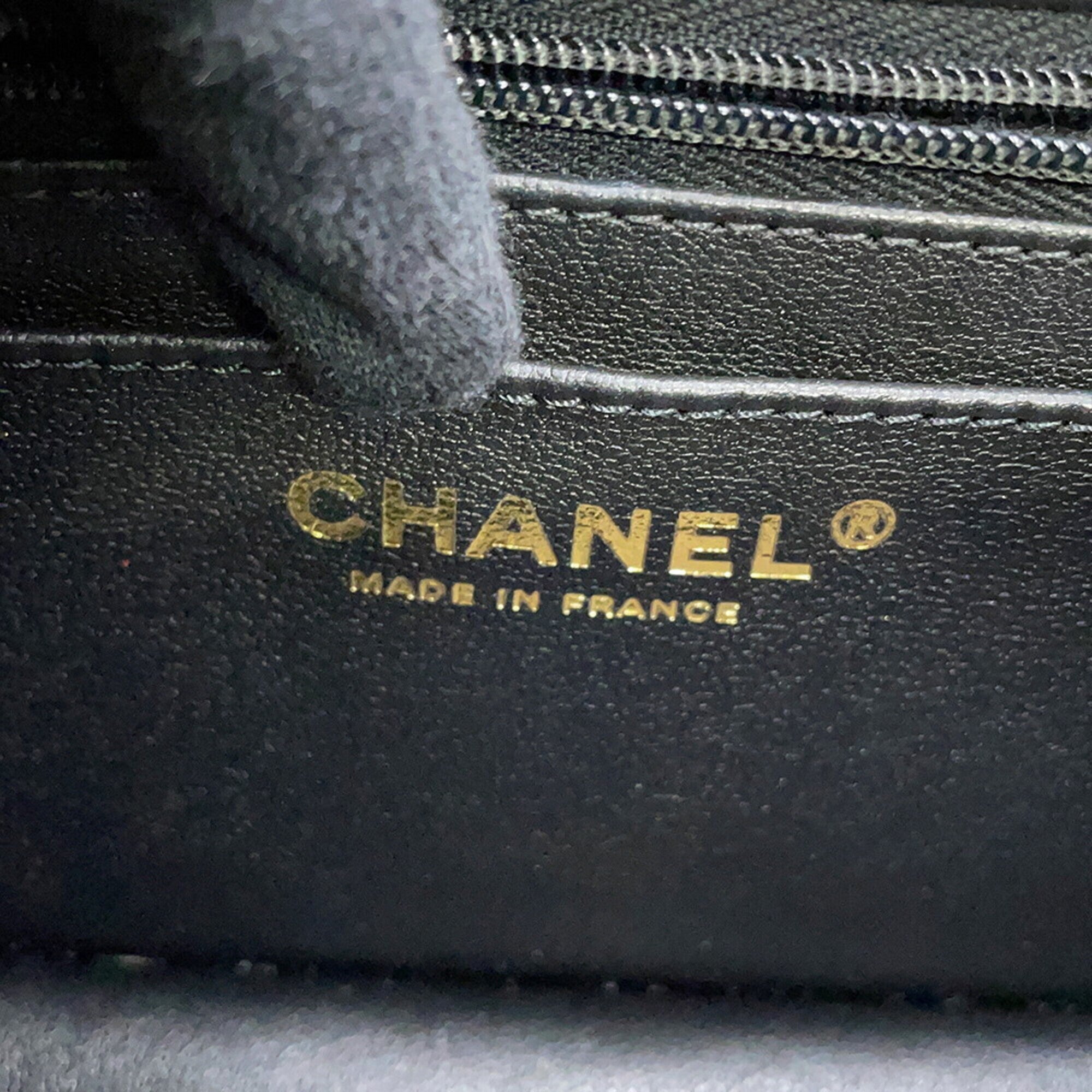 Chanel Black Leather Handbag Shoulder Bag (Pre-Owned)