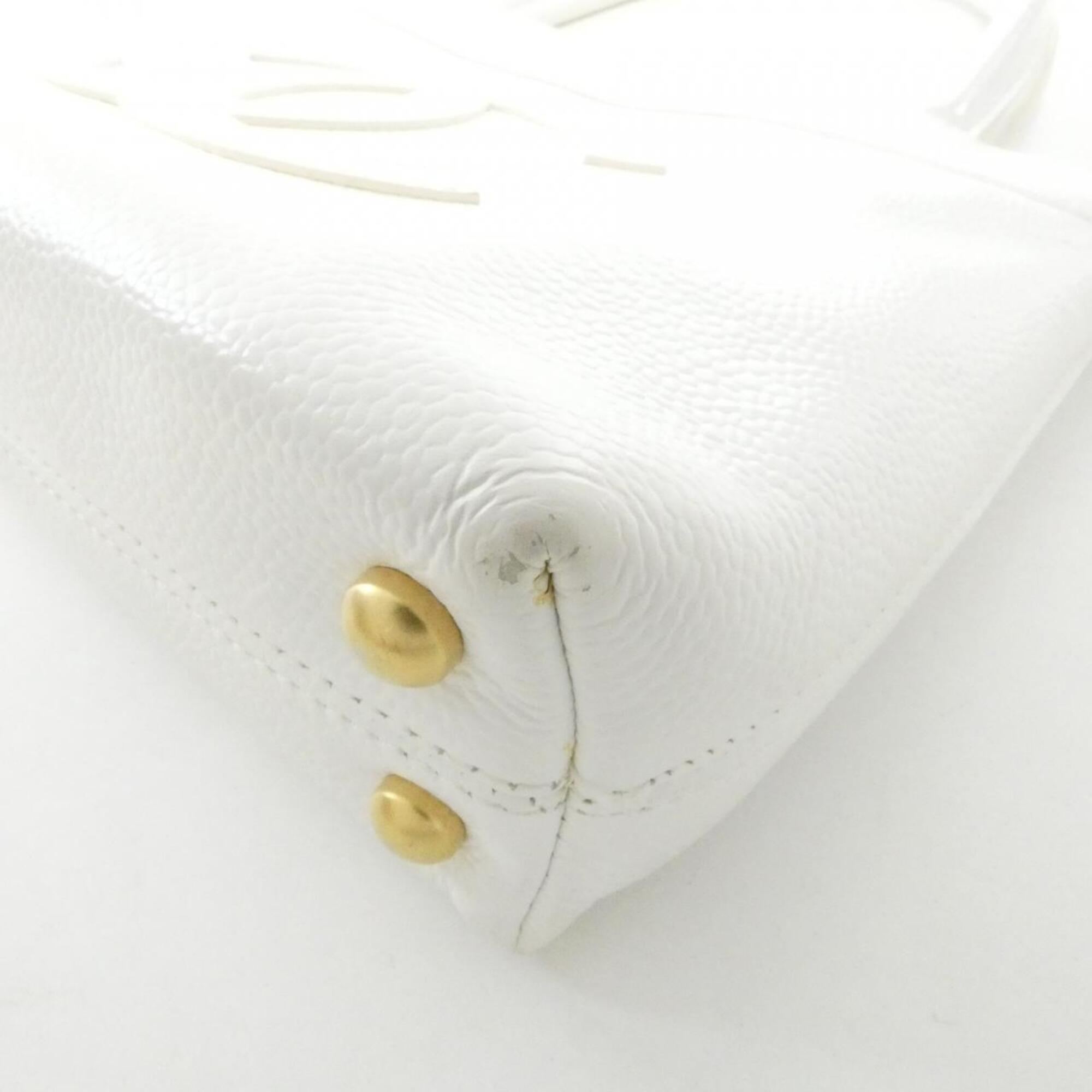 Chanel White Leather Handbag (Pre-Owned)