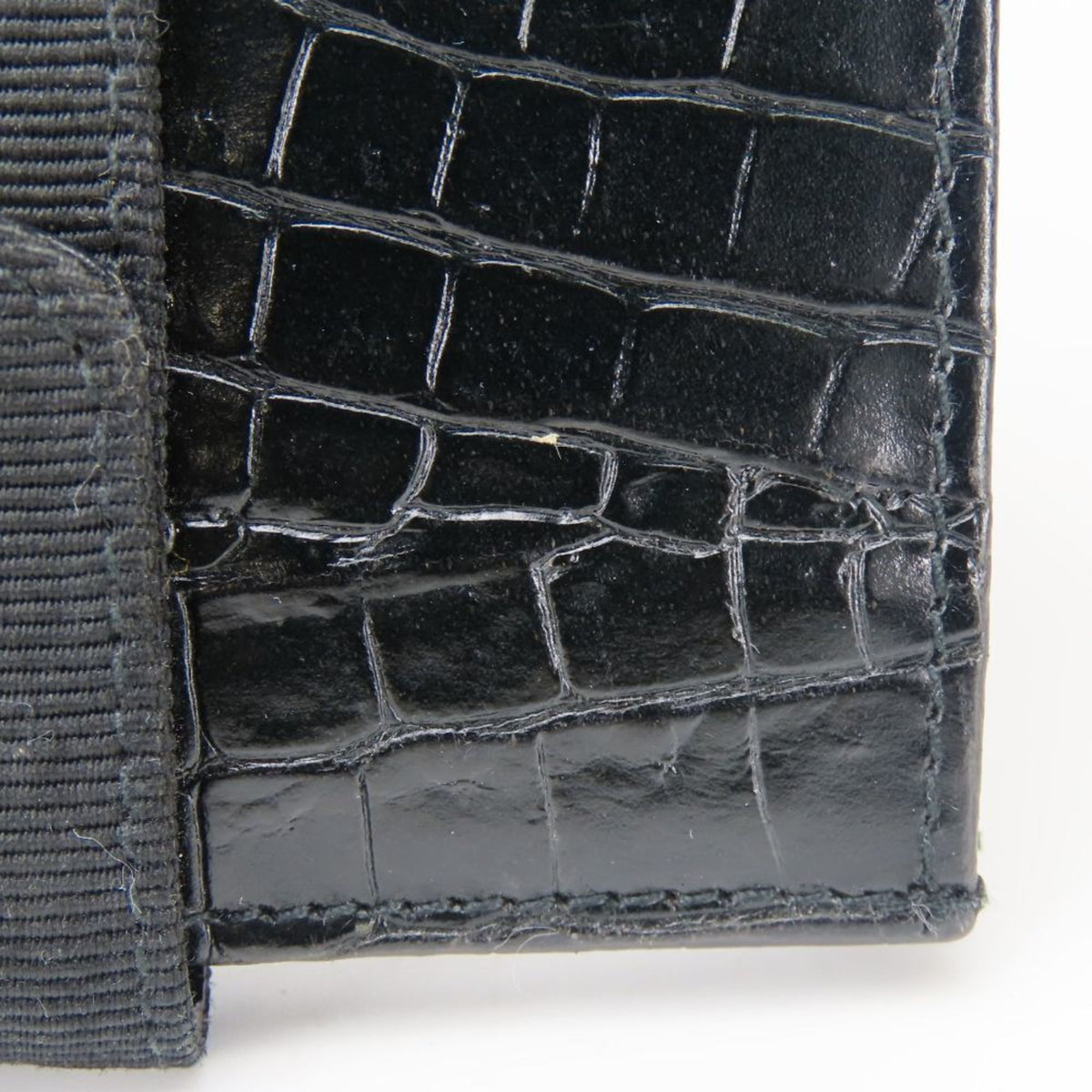 Salvatore Ferragamo Vara Black Leather Wallet (Bi-Fold) (Pre-Owned)
