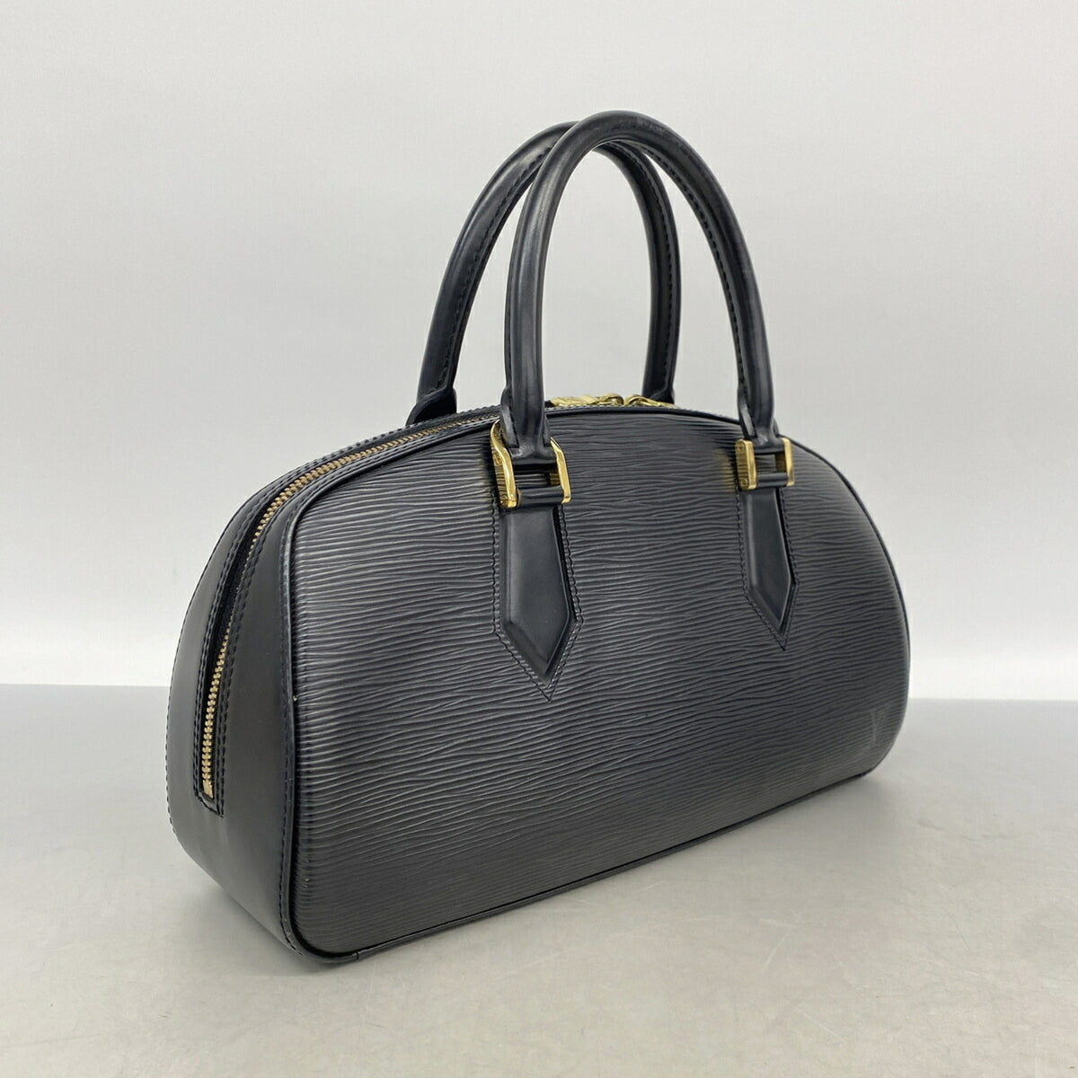 Louis Vuitton Noir Handbag (Pre-Owned)