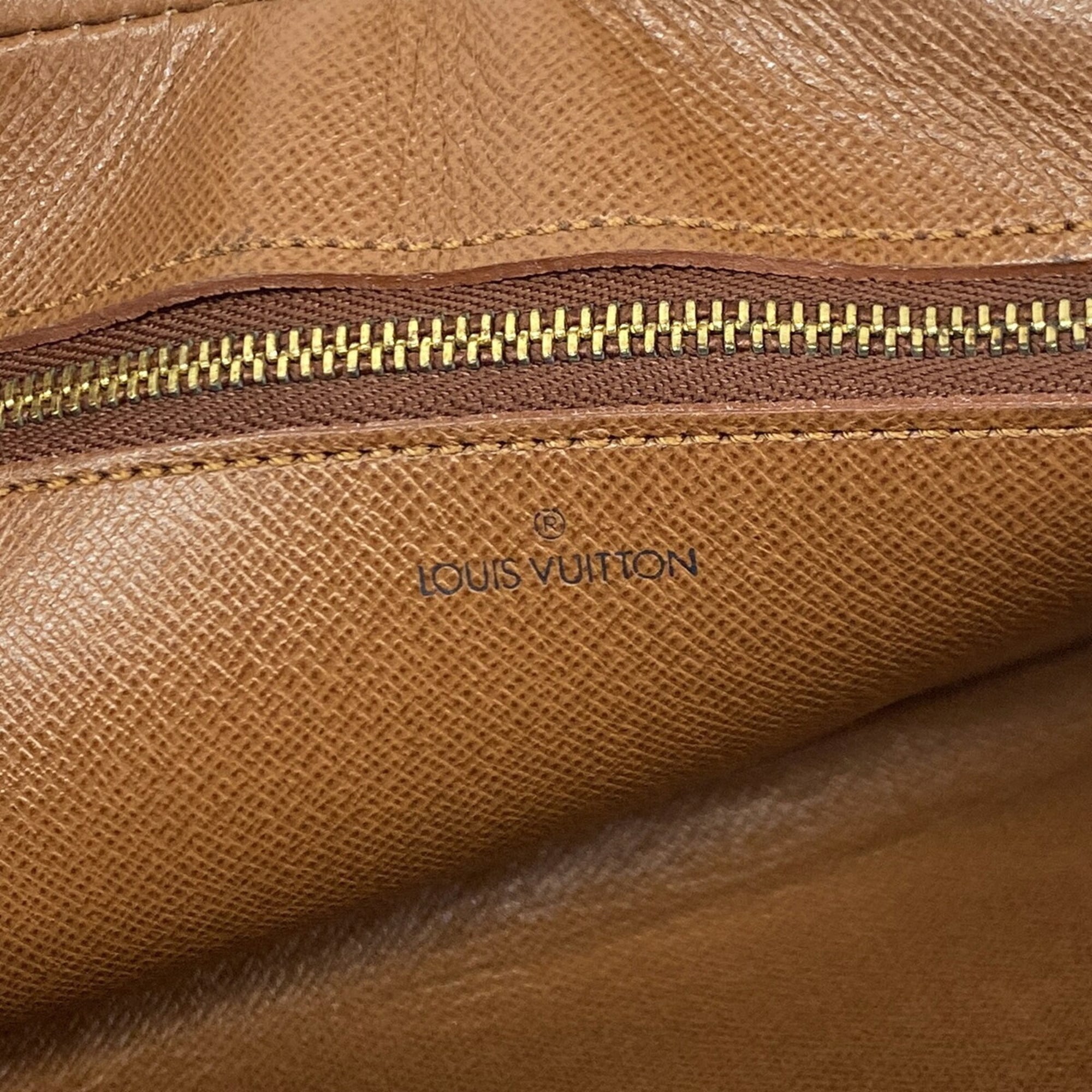 Louis Vuitton Brown Clutch Bag (Pre-Owned)