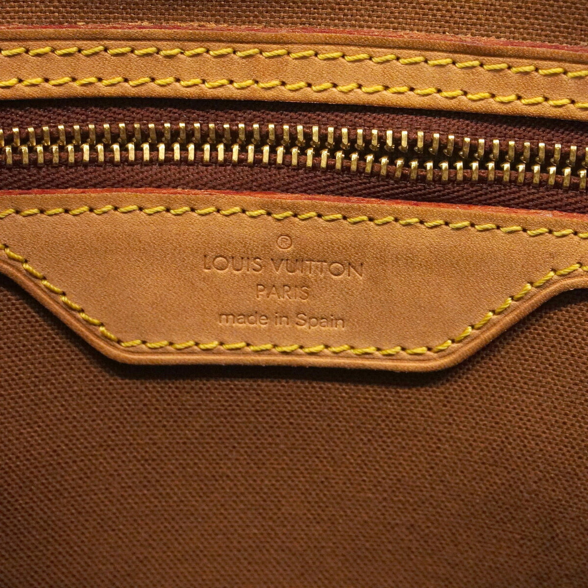 Louis Vuitton Brown Shoulder Bag (Pre-Owned)