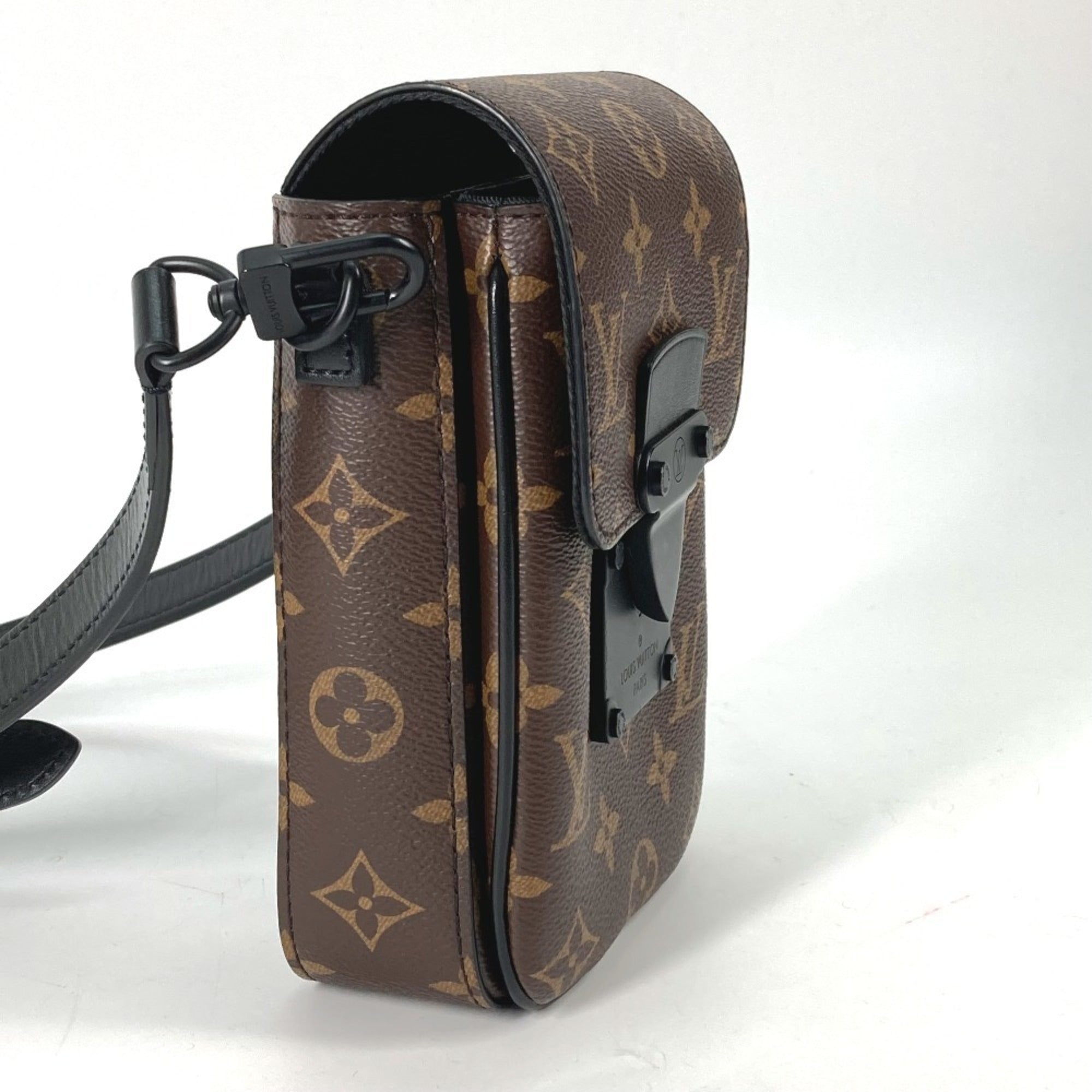 Louis Vuitton Brown Monogram Pochette Shoulder Bag (Pre-Owned)