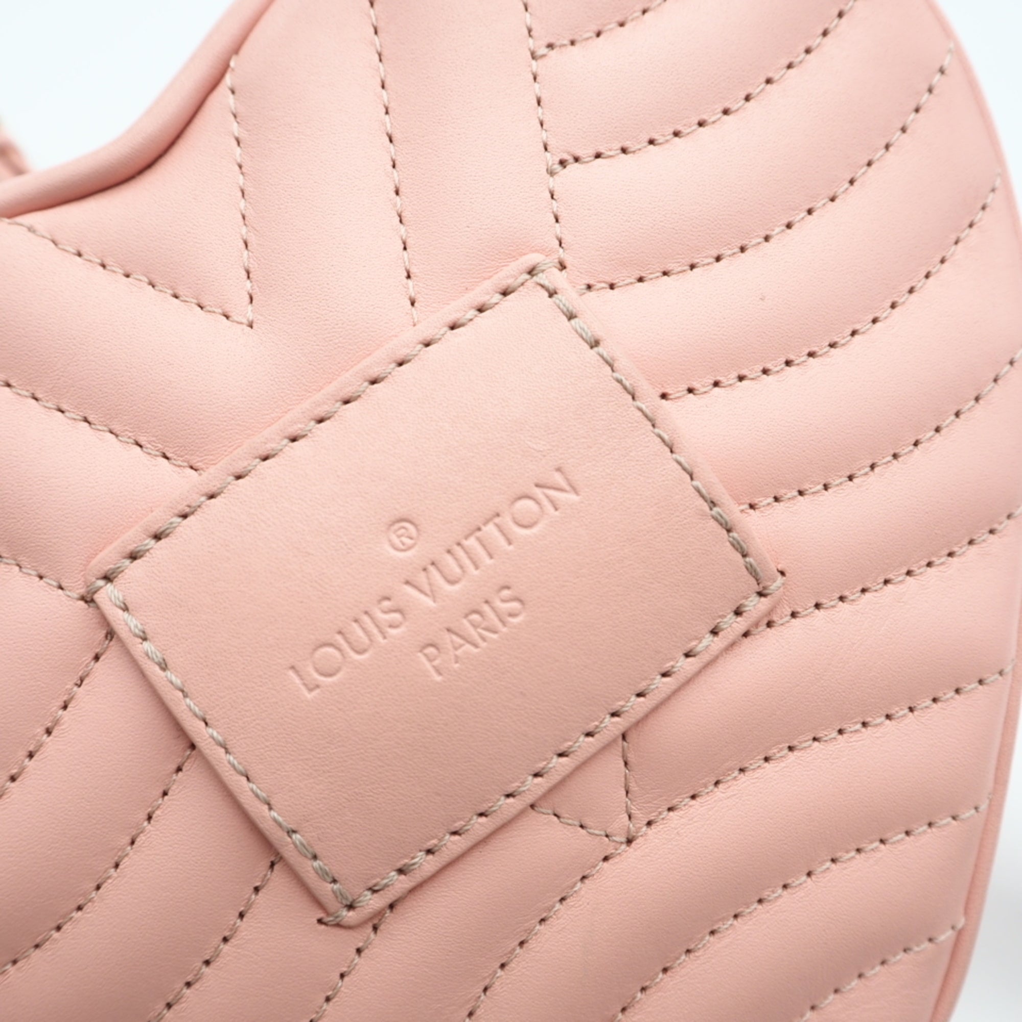 Louis Vuitton Pink Leather Shoulder Bag (Pre-Owned)