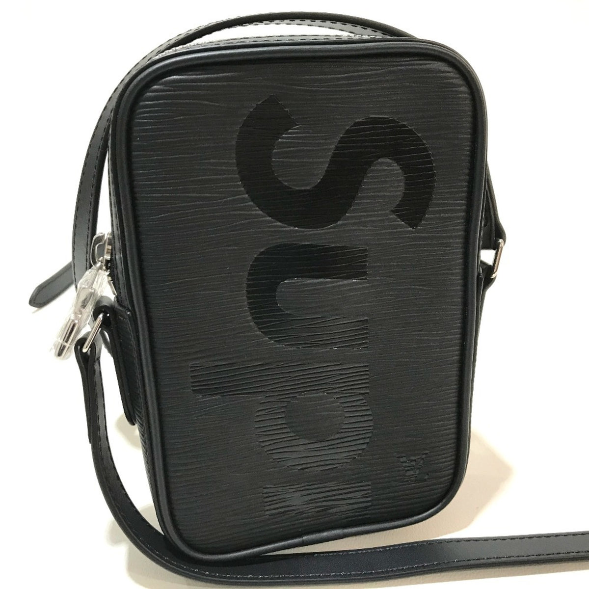 Louis Vuitton Epi Black Noir Epi Leather Pochette Shoulder Bag (Pre-Owned)