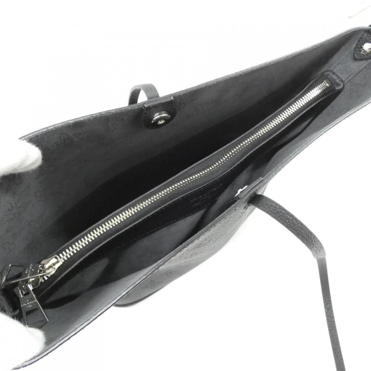 Louis Vuitton Mahina Black Leather Shoulder Bag (Pre-Owned)