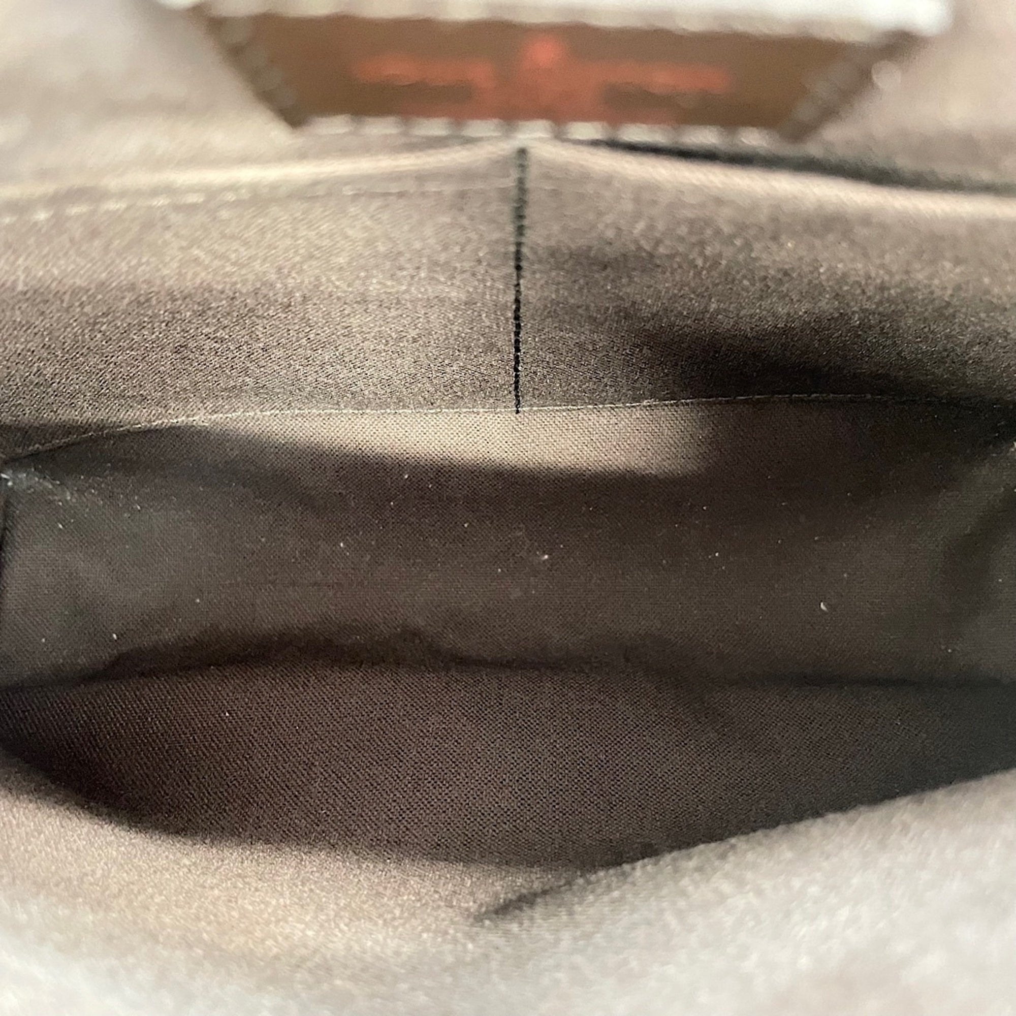 Louis Vuitton Brown Shoulder Bag (Pre-Owned)